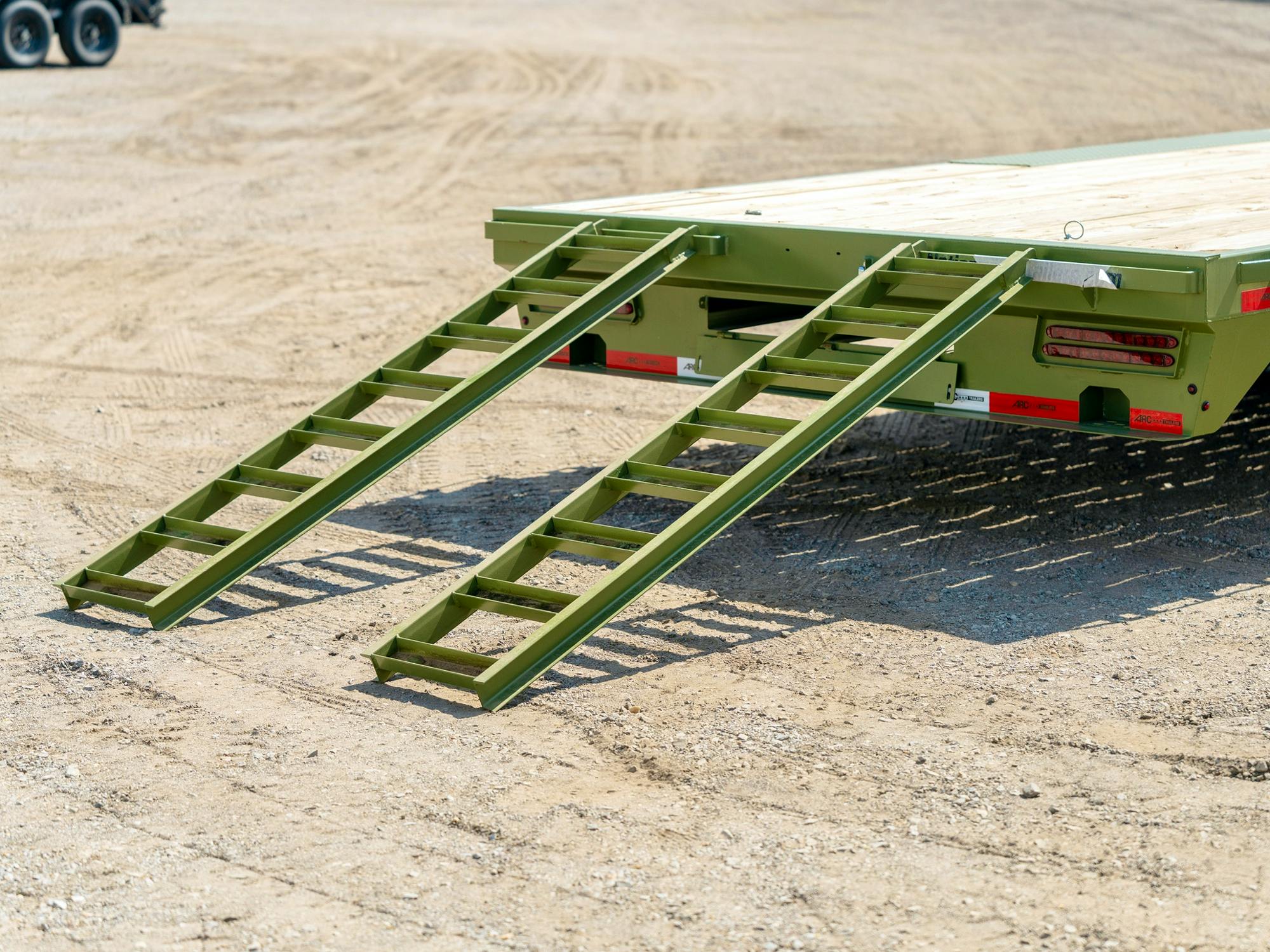 ARC Trailers ARC BDS 24' × 102" Deckover Trailer