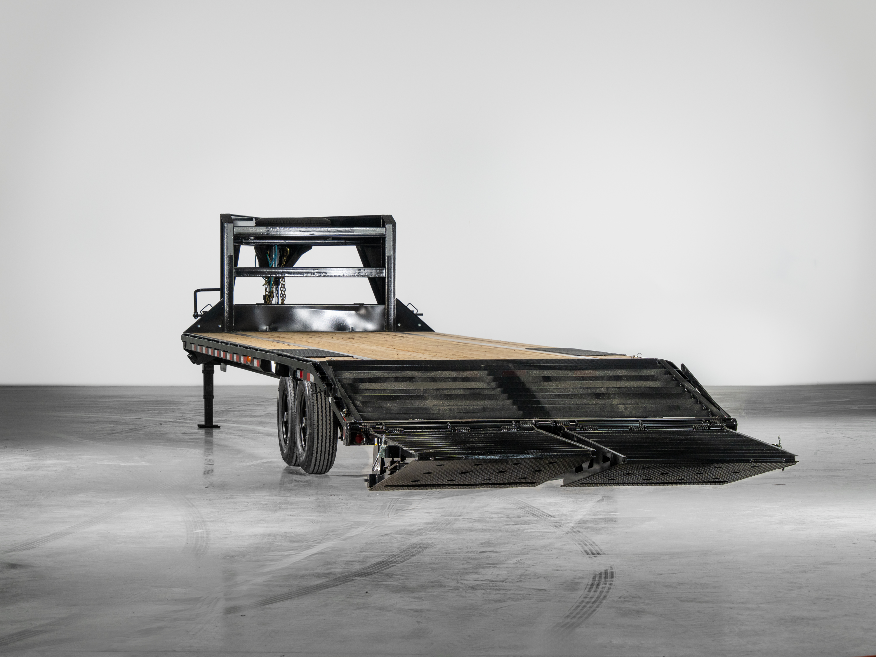 PJ Trailers 32'x102" Gooseneck Flatbed Quest Series (LQ)