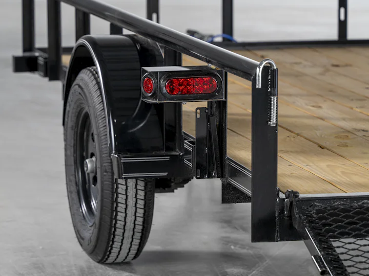 Texas Bragg 77 in Single Axle Pipe Top Utility, studio view 5