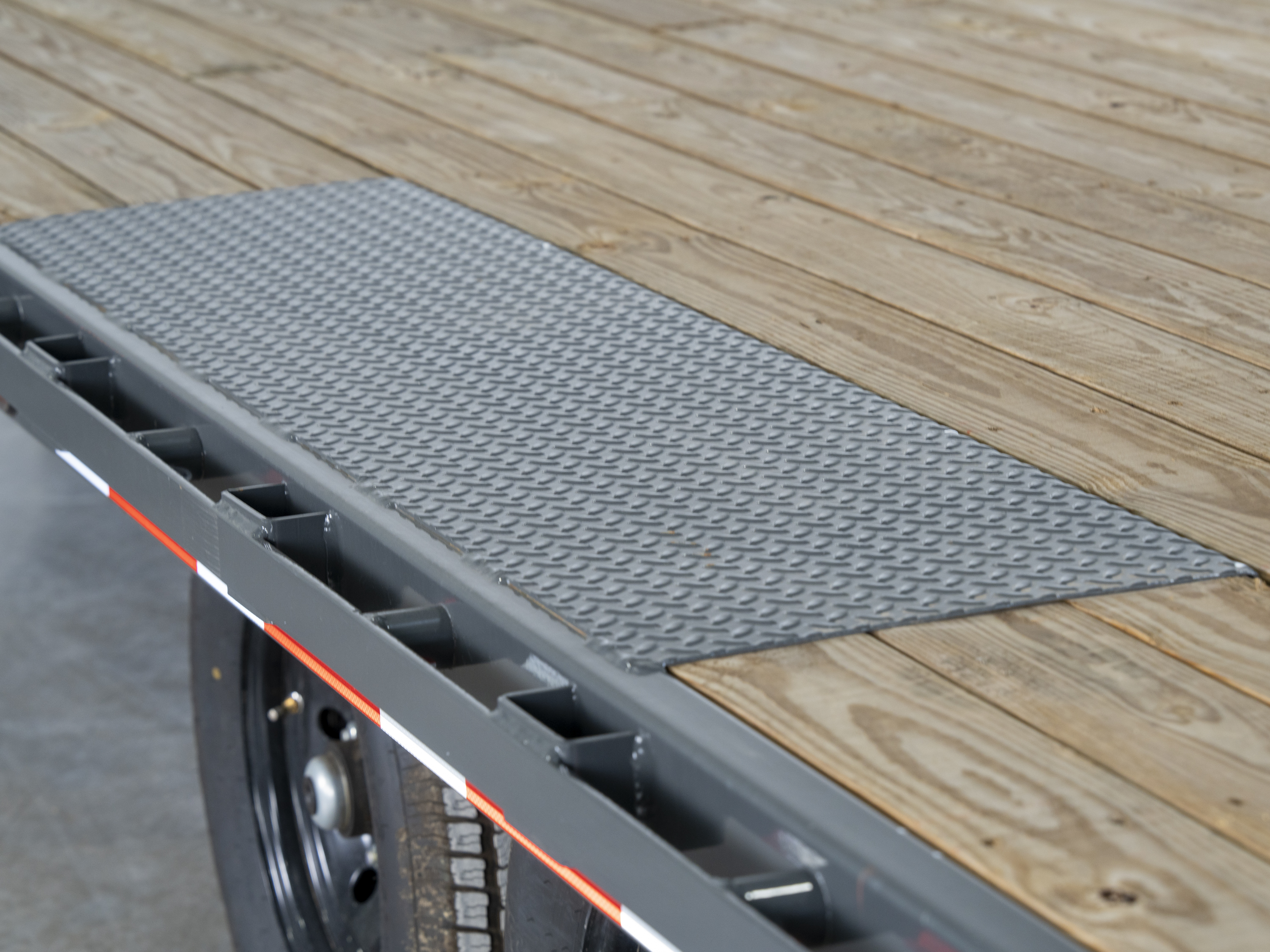 ARC Trailers ARC BTD 22' × 102" Tilt Deckover Trailer