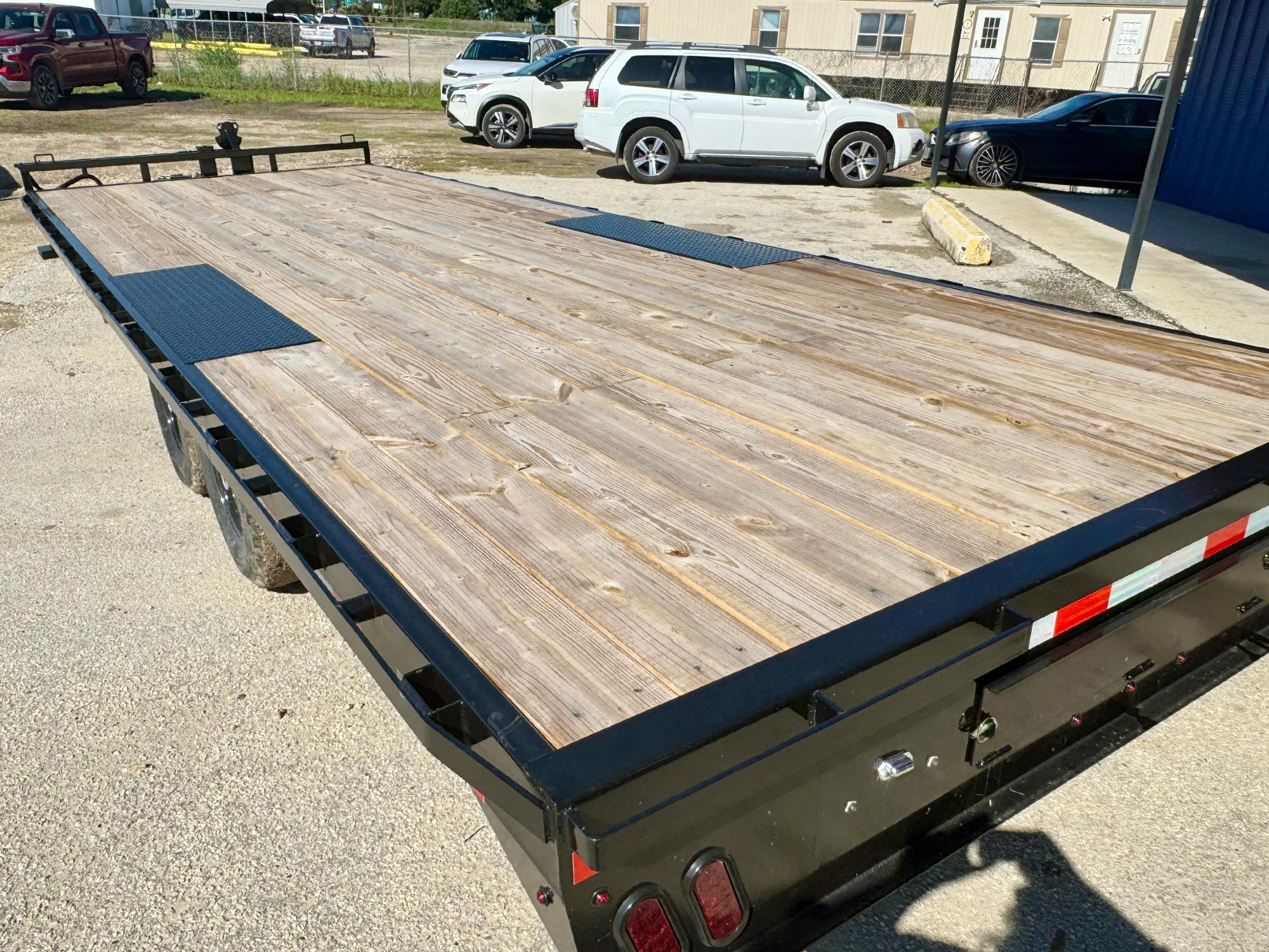 LoneStar 24'x102" 8" I-Beam Deckover Trailer