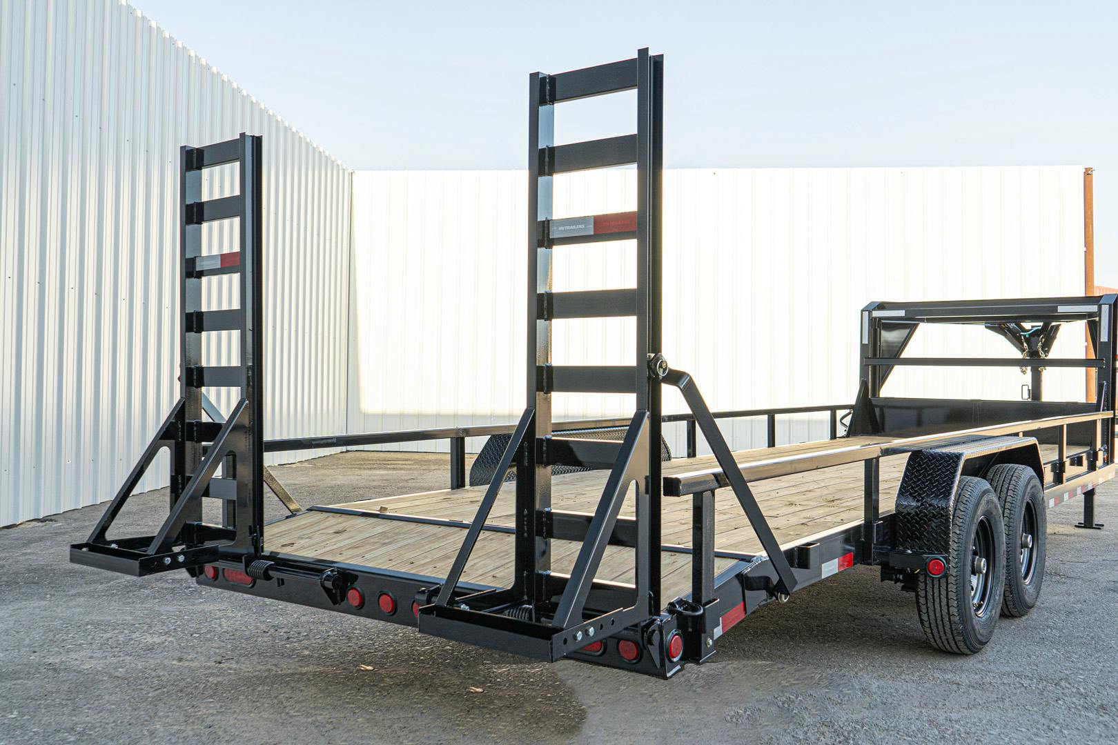 PJ Trailers 24'x83" Gooseneck 6" Channel Equipment Trailer (CC)