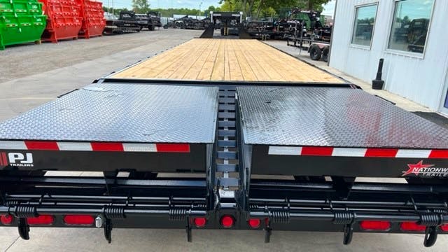 PJ Trailers 40'x102" Flatbed Trailer w/ Duals & Air-ride (FD)