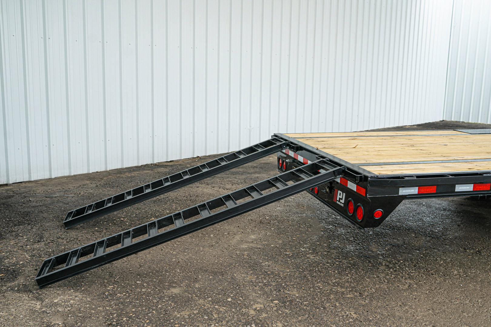 PJ Trailers 32'x102" Gooseneck Low Pro Flatbed Trailer w/ Singles (LS)