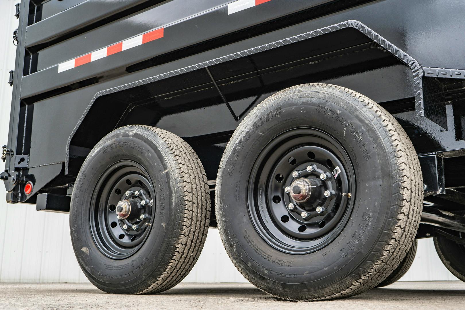 PJ Trailers 14'x83" 18k GN Low Pro Dump Trailer w/ 4' Sides (DX)