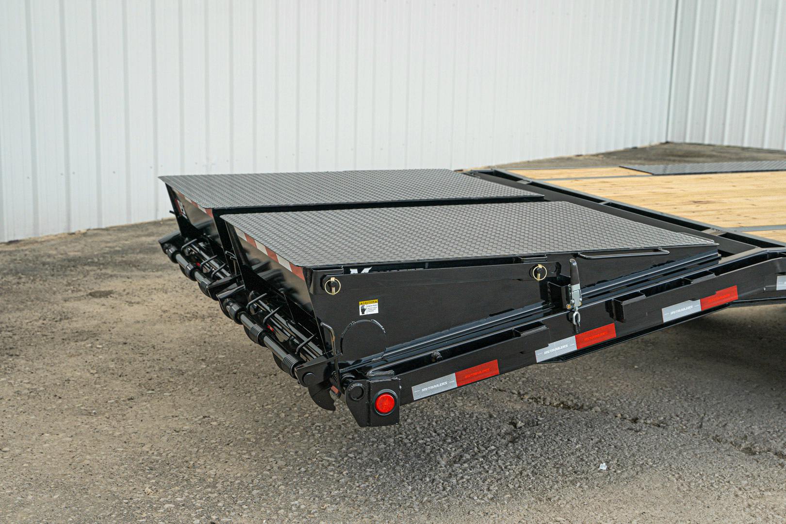 PJ Trailers 32'x102" Gooseneck Low Pro Flatbed Trailer w/ Singles (LS)