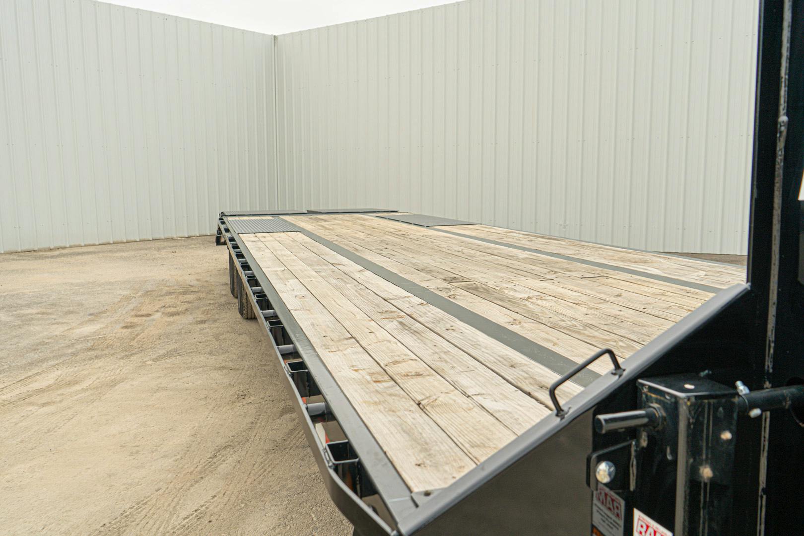 PJ Trailers 32'x102" Gooseneck Low Pro Flatbed Trailer w/ Duals (LD)
