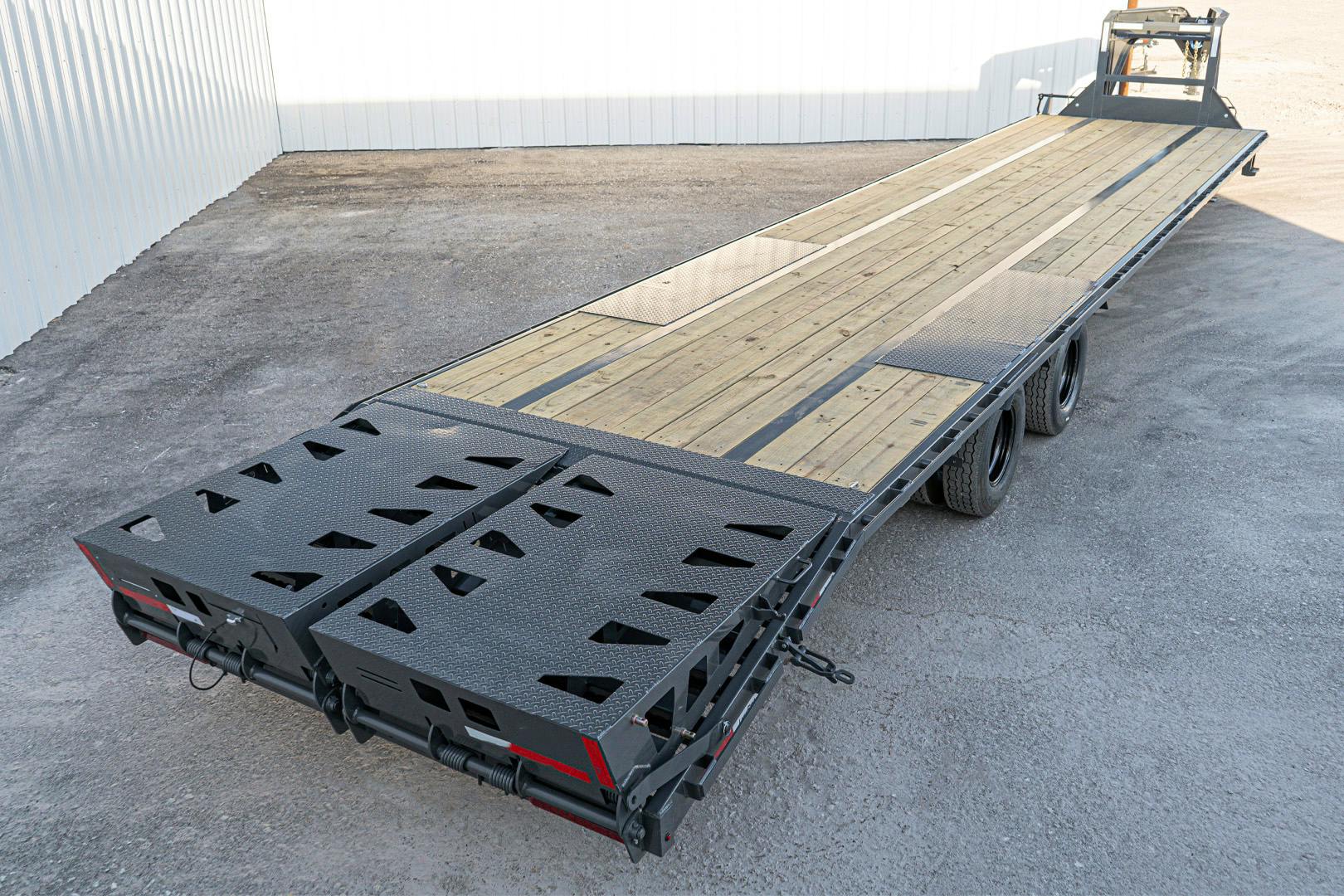 ARC Trailers ARC GDD 25' × 102" Gooseneck Flatbed Trailer with Duals