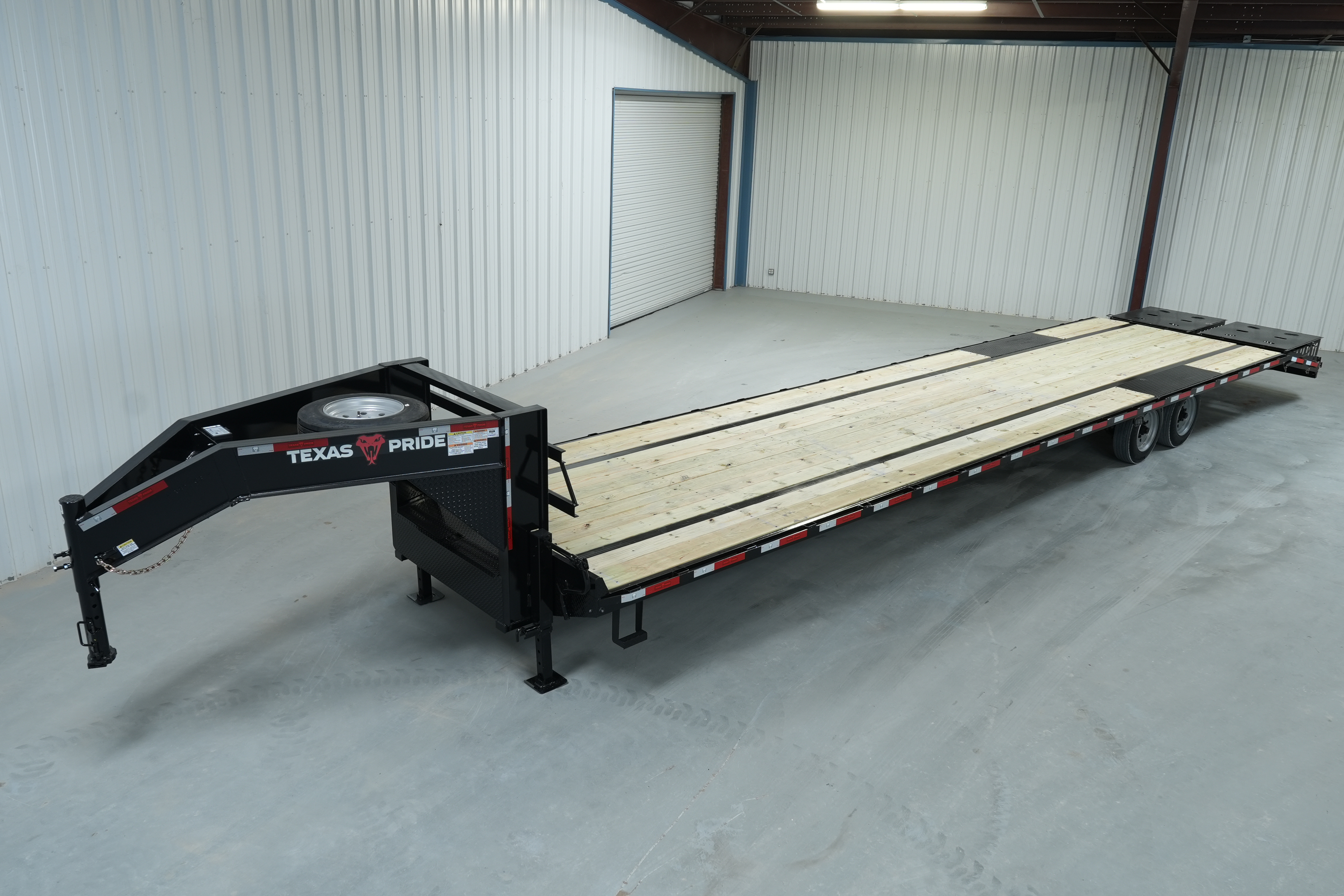 Texas Pride 40'x102" Gooseneck Lowboy Flatbed Trailer w/ Ramps (GNLS)