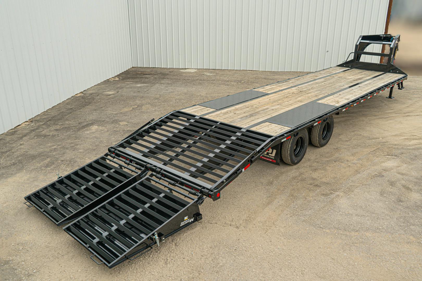PJ Trailers 32'x102" Gooseneck Low Pro Flatbed Trailer w/ Duals (LD)