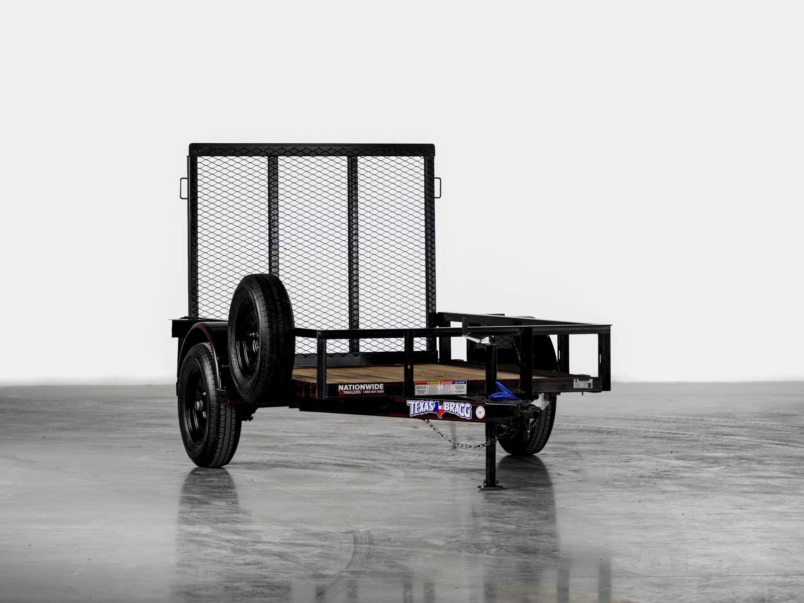 Texas Bragg 60 in Single Axle Pipe Top Utility, studio view 1 Texas Bragg 60 in Single Axle Pipe Top Utility, studio view 1