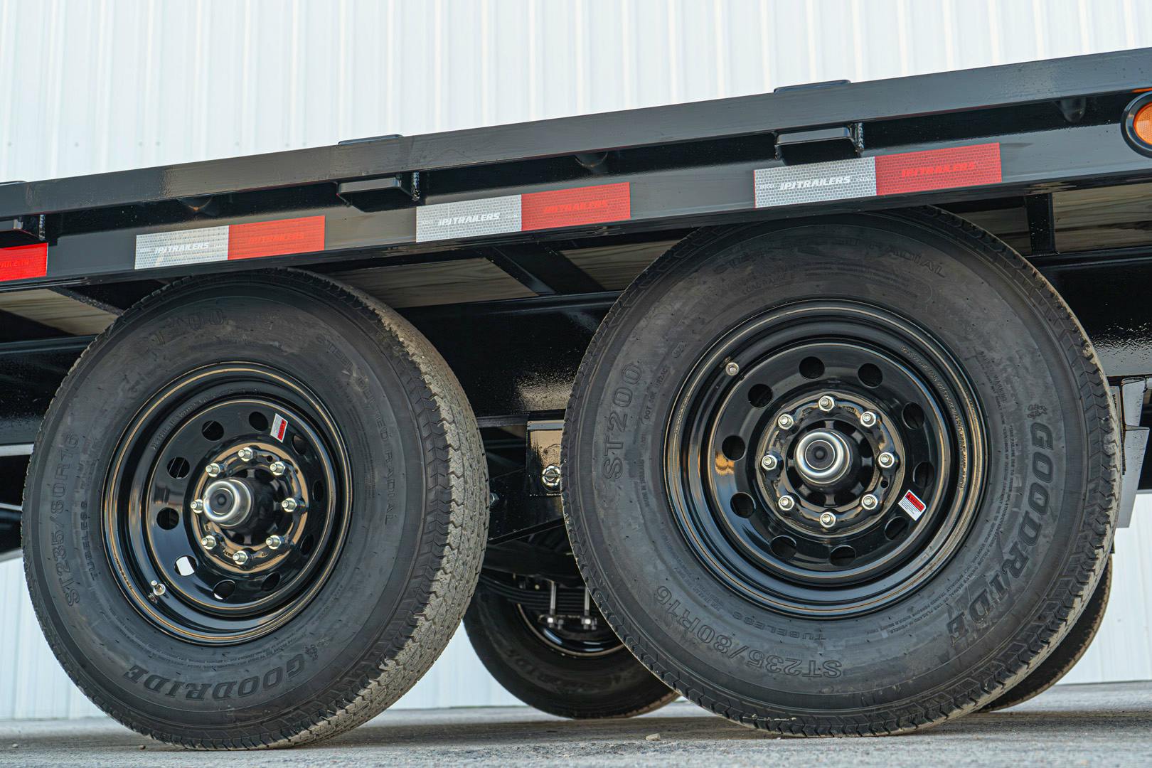 PJ Trailers 24'x102" 8" I-Beam Deckover Flatbed Trailer (F8)