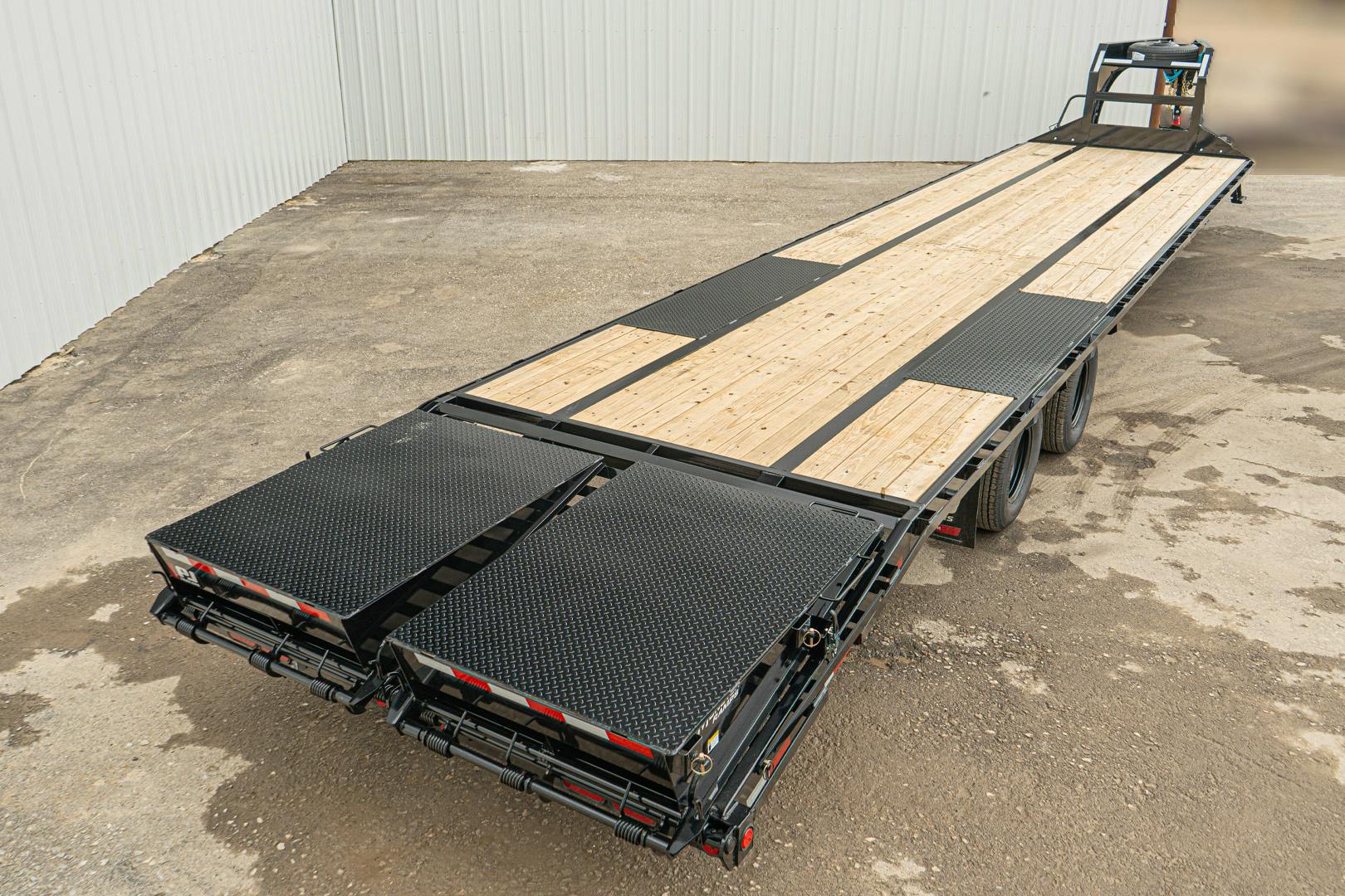 PJ Trailers 40'x102" Gooseneck Low Pro Flatbed Trailer w/ Duals (LD)