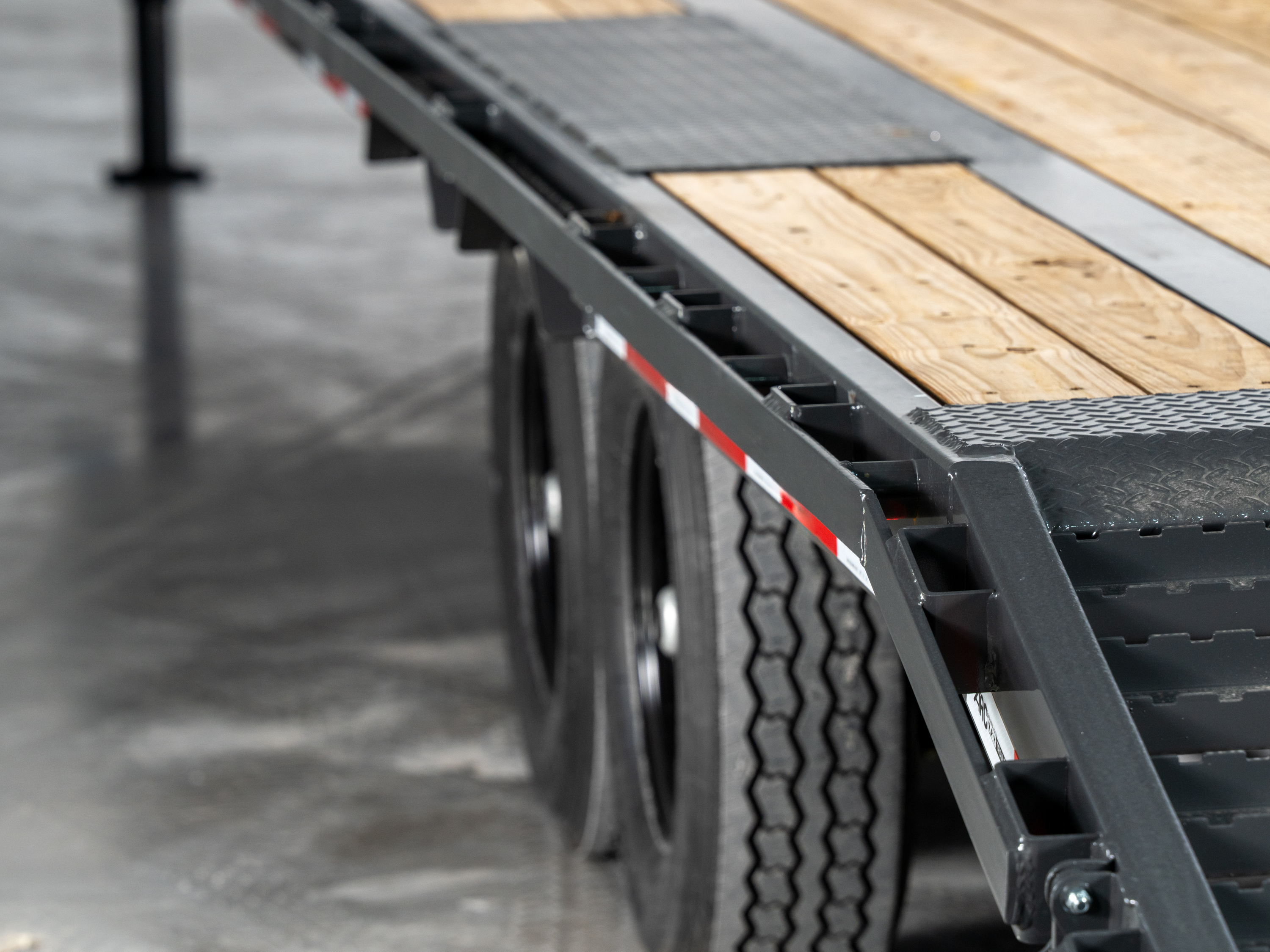 ARC Trailers ARC GDS 40' × 102" Gooseneck Flatbed Trailer