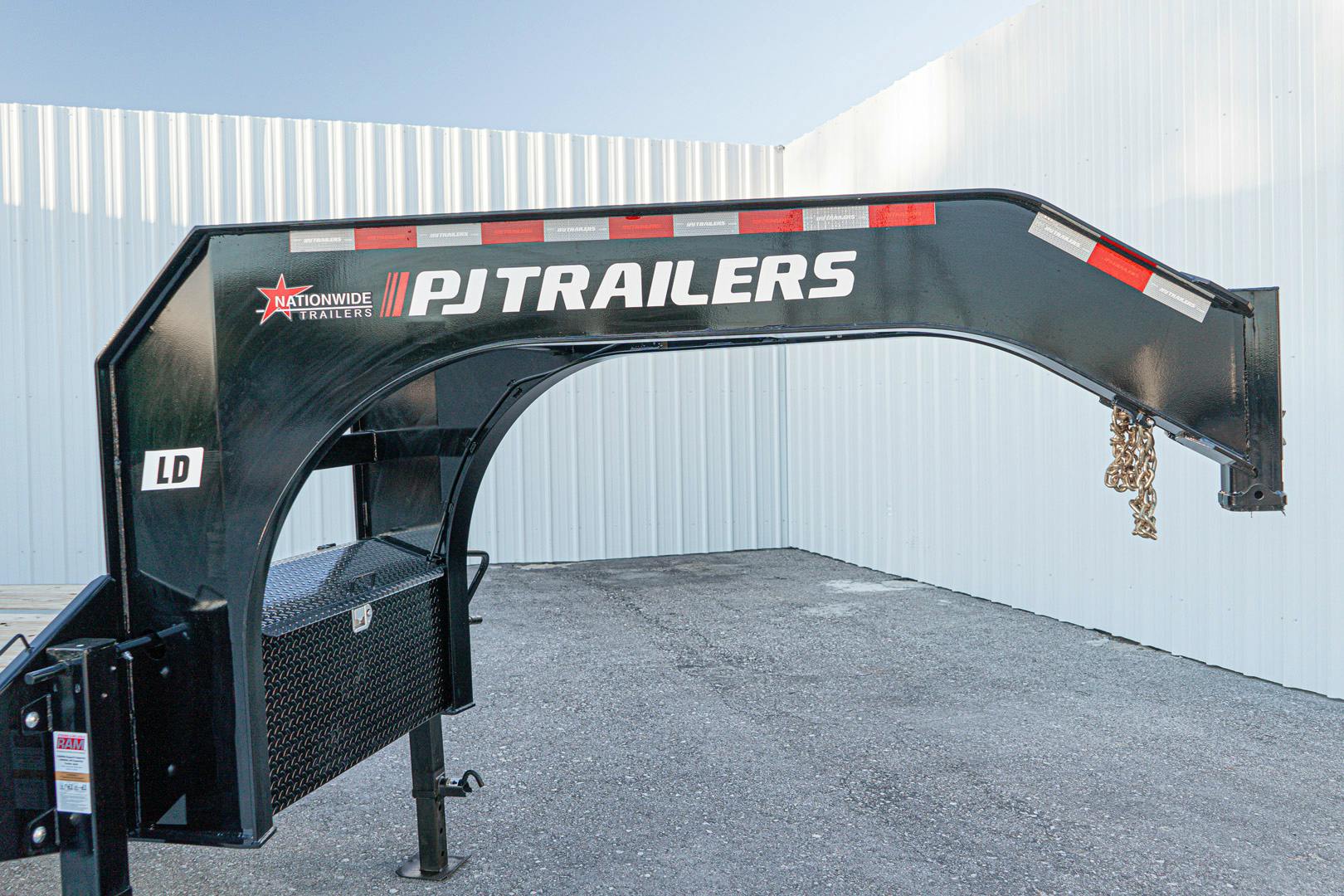 PJ Trailers 32'x102" Gooseneck Low Pro Flatbed Trailer w/ Duals (LD)