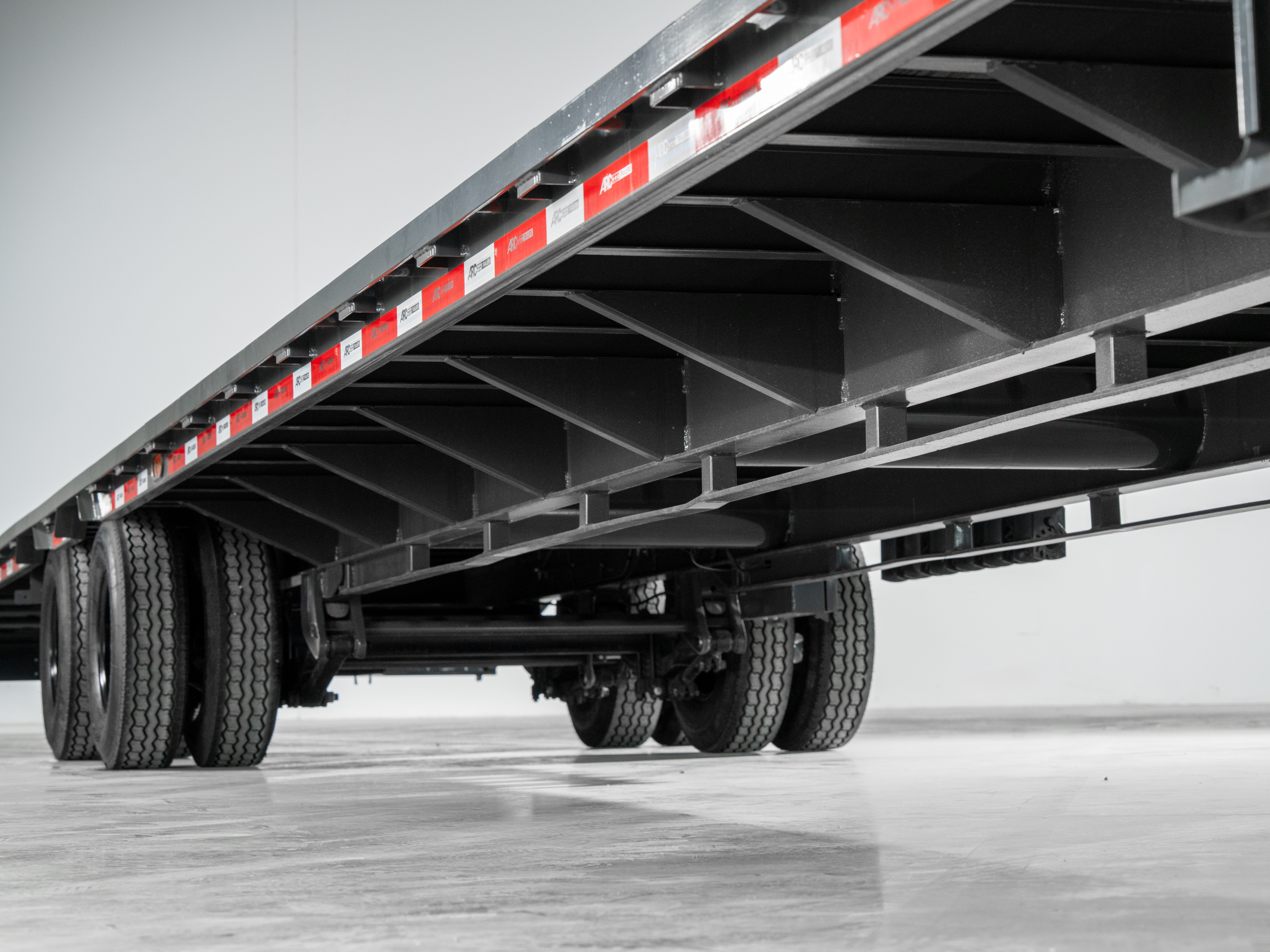 ARC Trailers ARC GDD 40' × 102" Gooseneck Flatbed Trailer with Duals