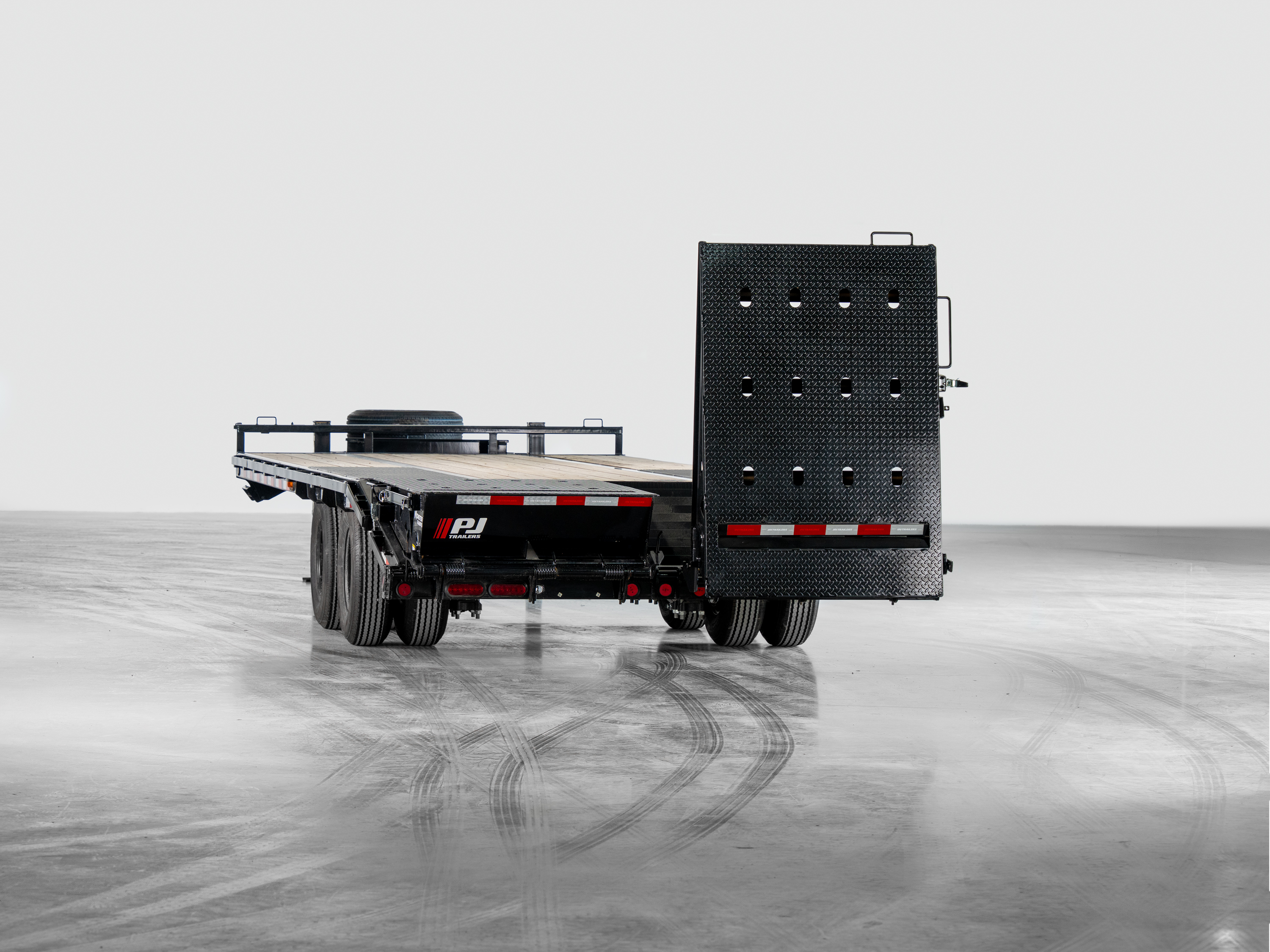 PJ Trailers 25'x102" Low Pro Pintle Flatbed Trailer w/ Duals (PL)