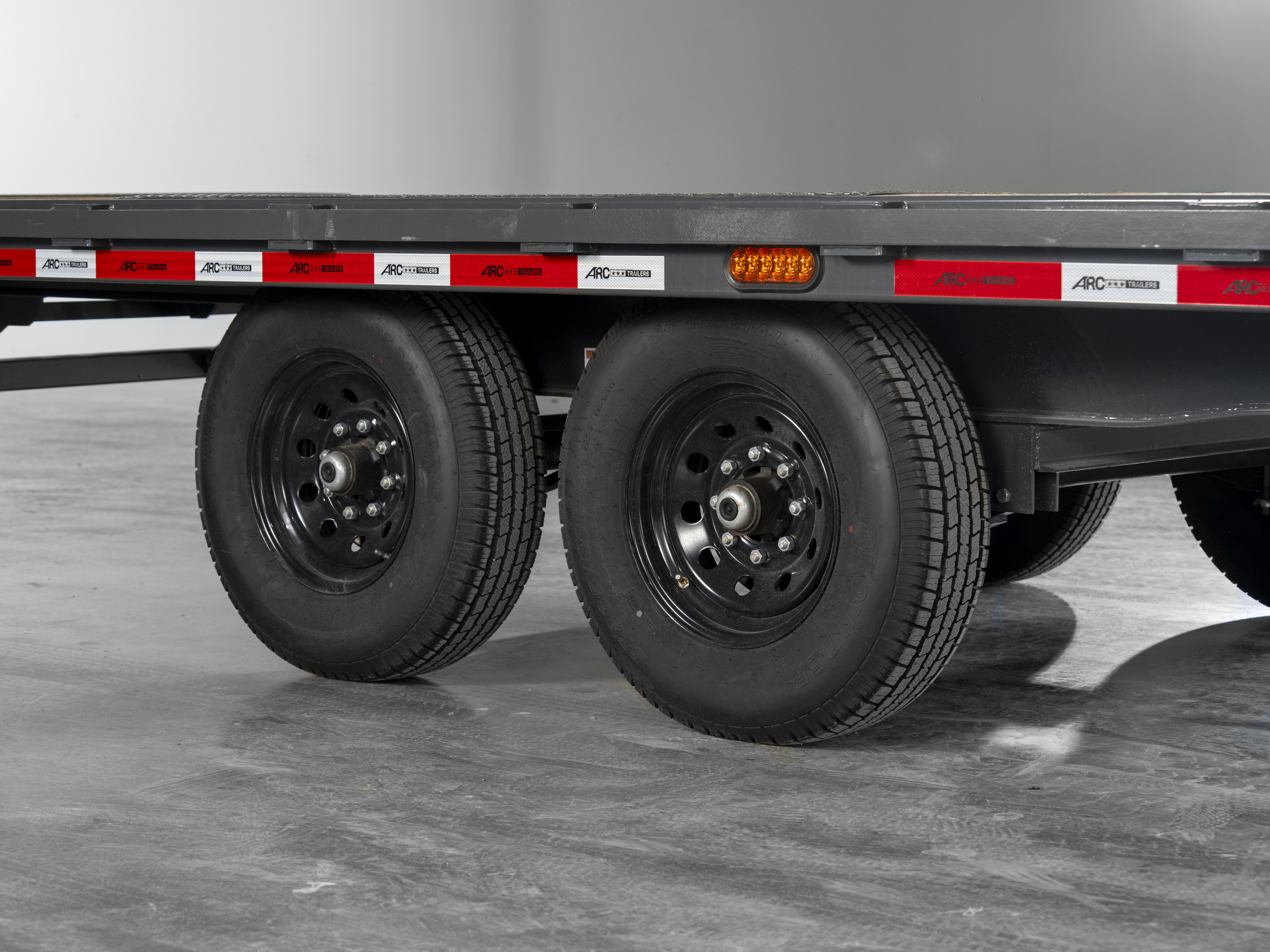 ARC Trailers ARC BTD 22' × 102" Tilt Deckover Trailer