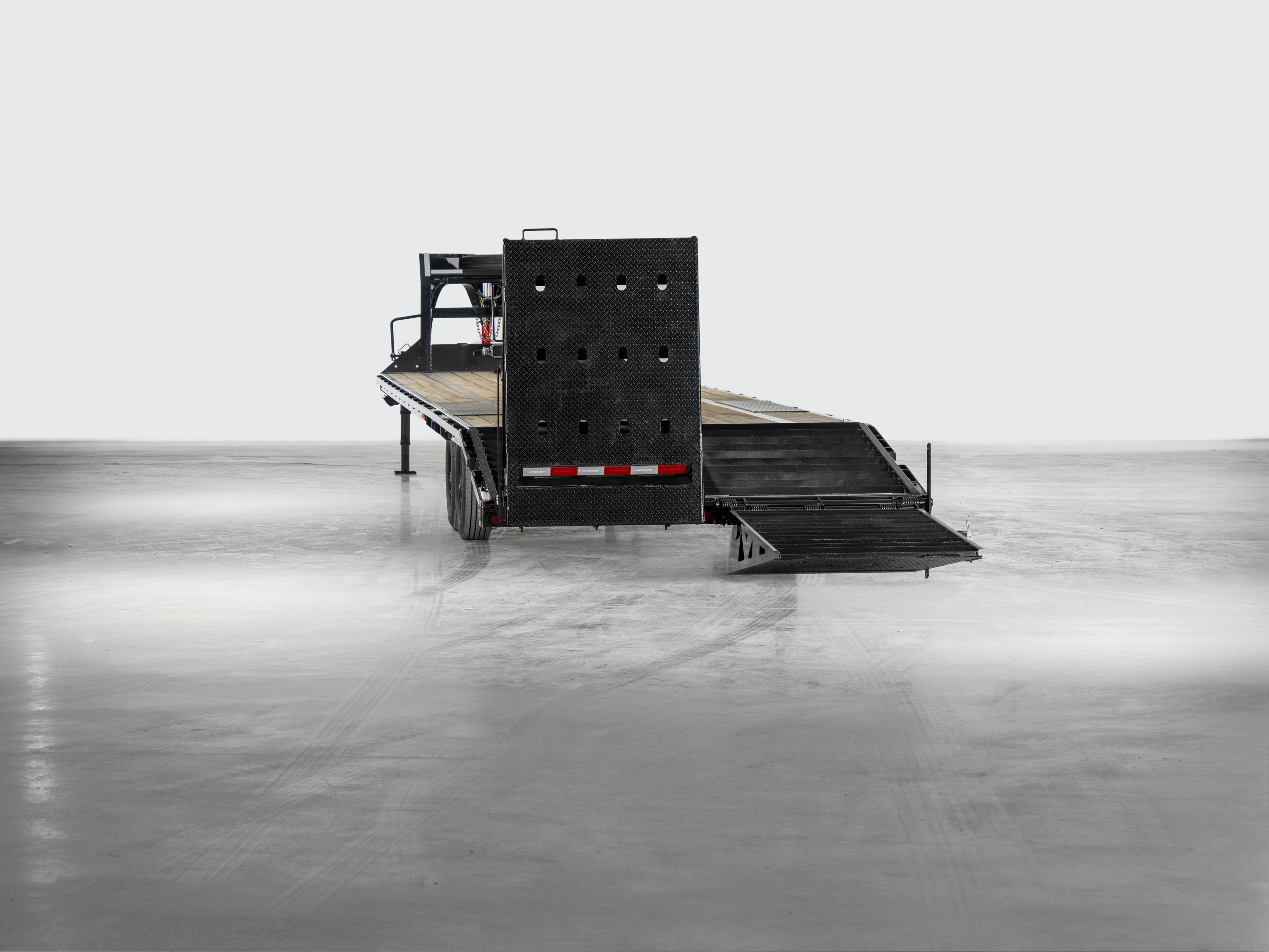 PJ Trailers 40'x102" 18k Gooseneck Flatbed Trailer w/ Singles (LX)