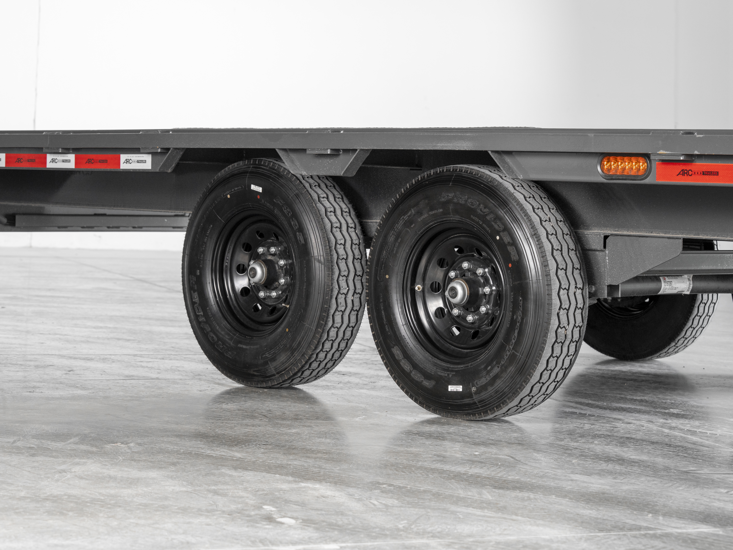 ARC Trailers ARC GDS 25' × 102" Gooseneck Flatbed Trailer