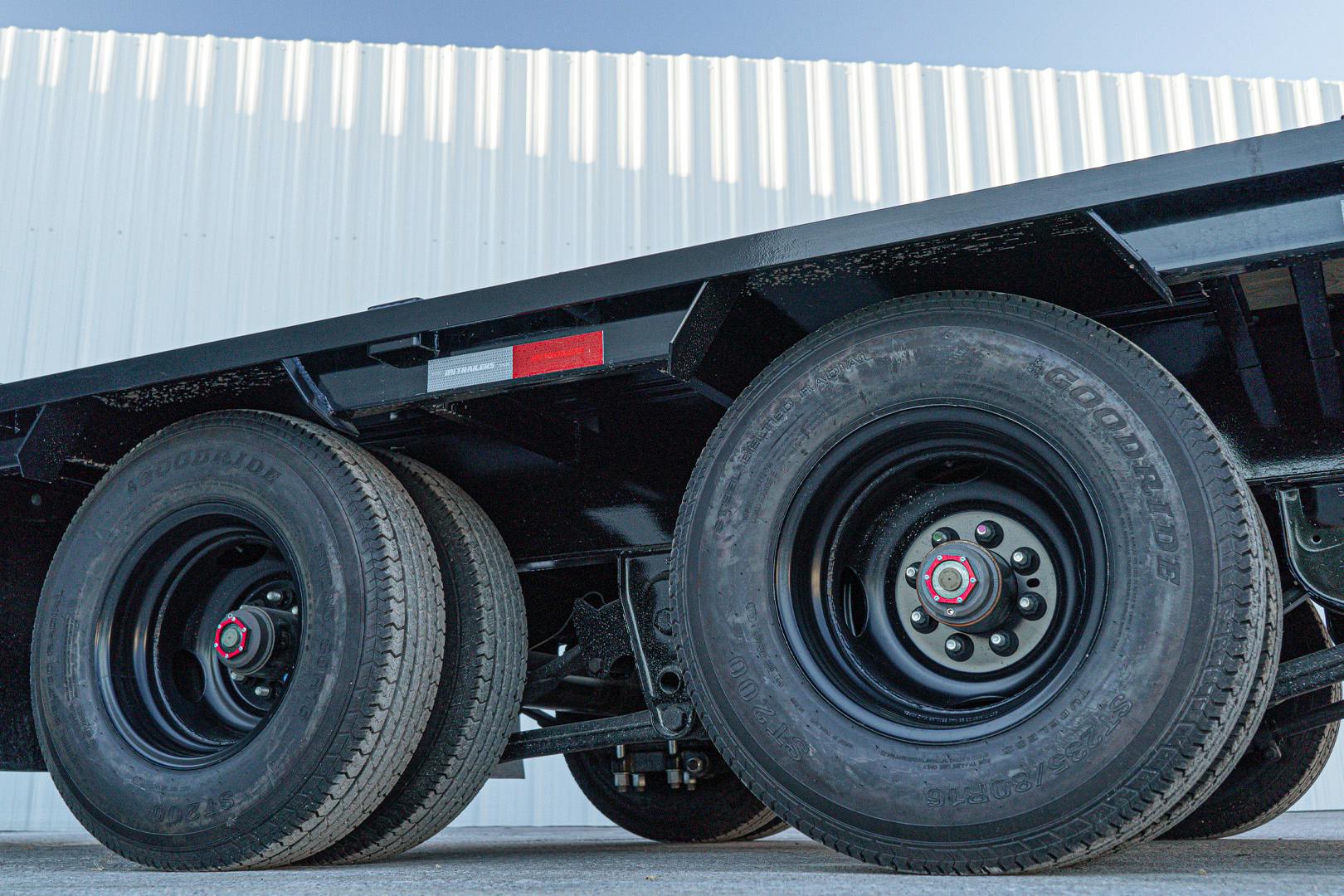 PJ Trailers 32'x102" Gooseneck Low Pro Flatbed Trailer w/ Duals (LD)