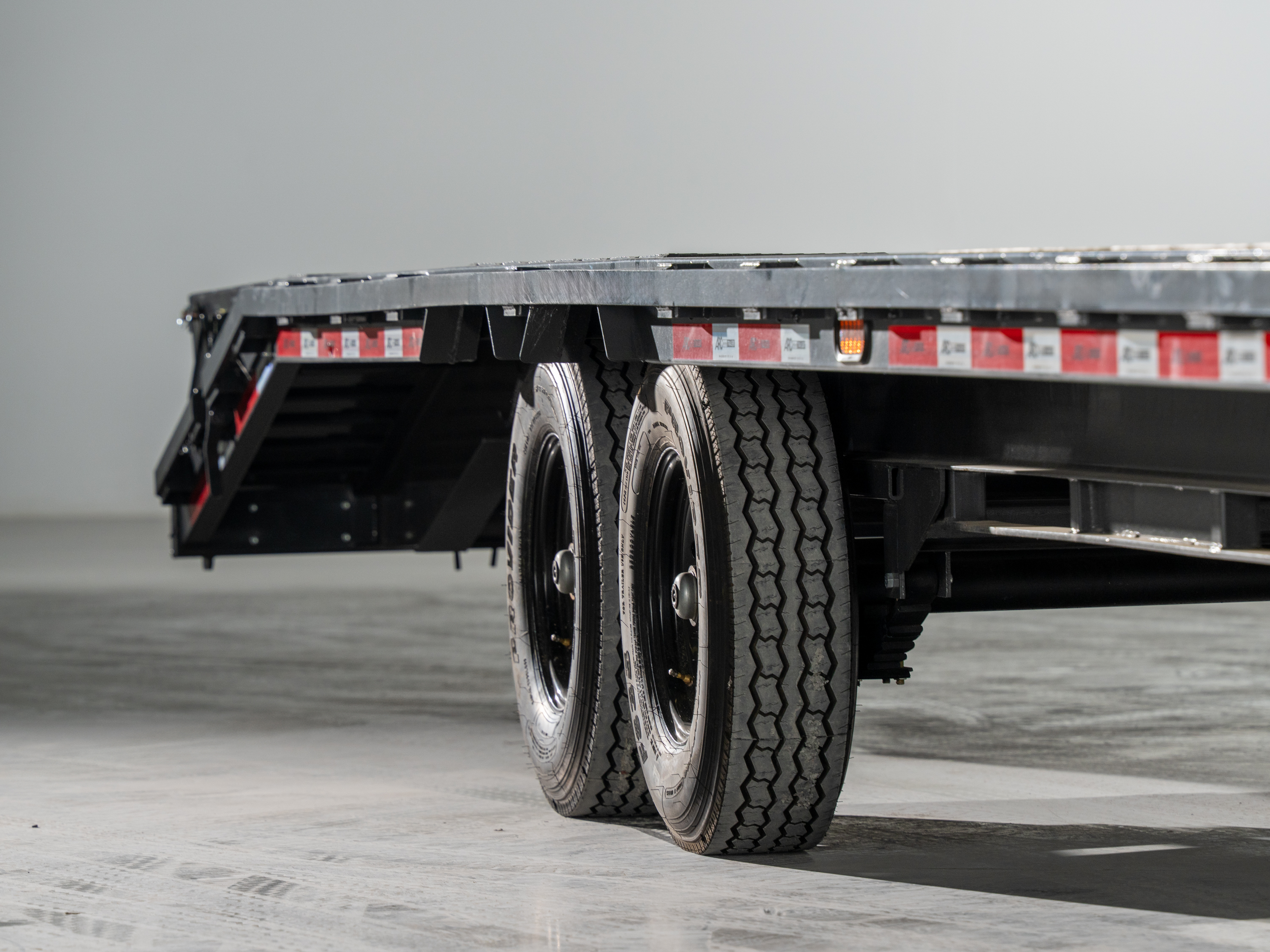 ARC Trailers ARC GDS 40' × 102" Gooseneck Flatbed Trailer