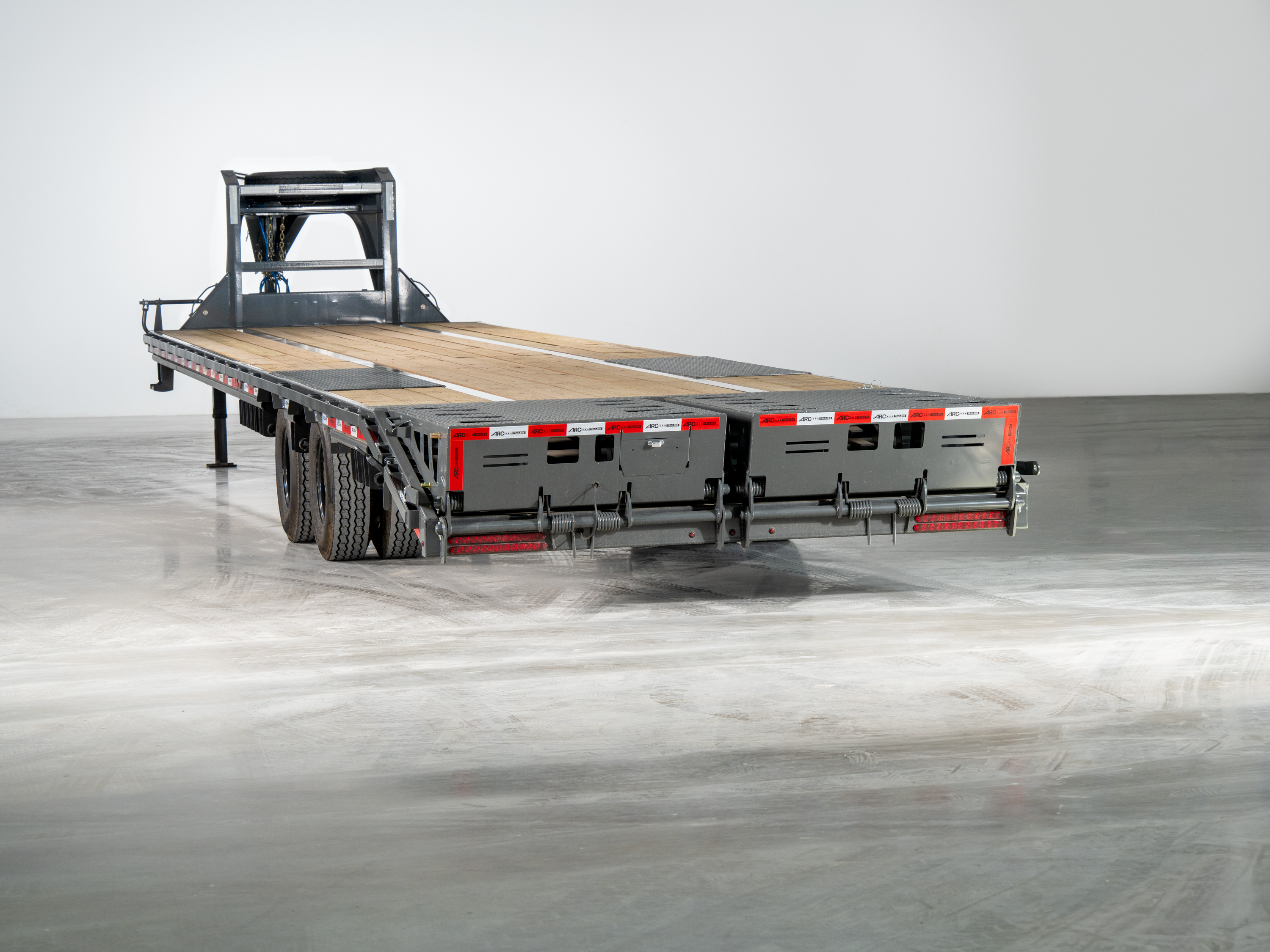 ARC Trailers ARC GDD 40' × 102" Gooseneck Flatbed Trailer with Duals