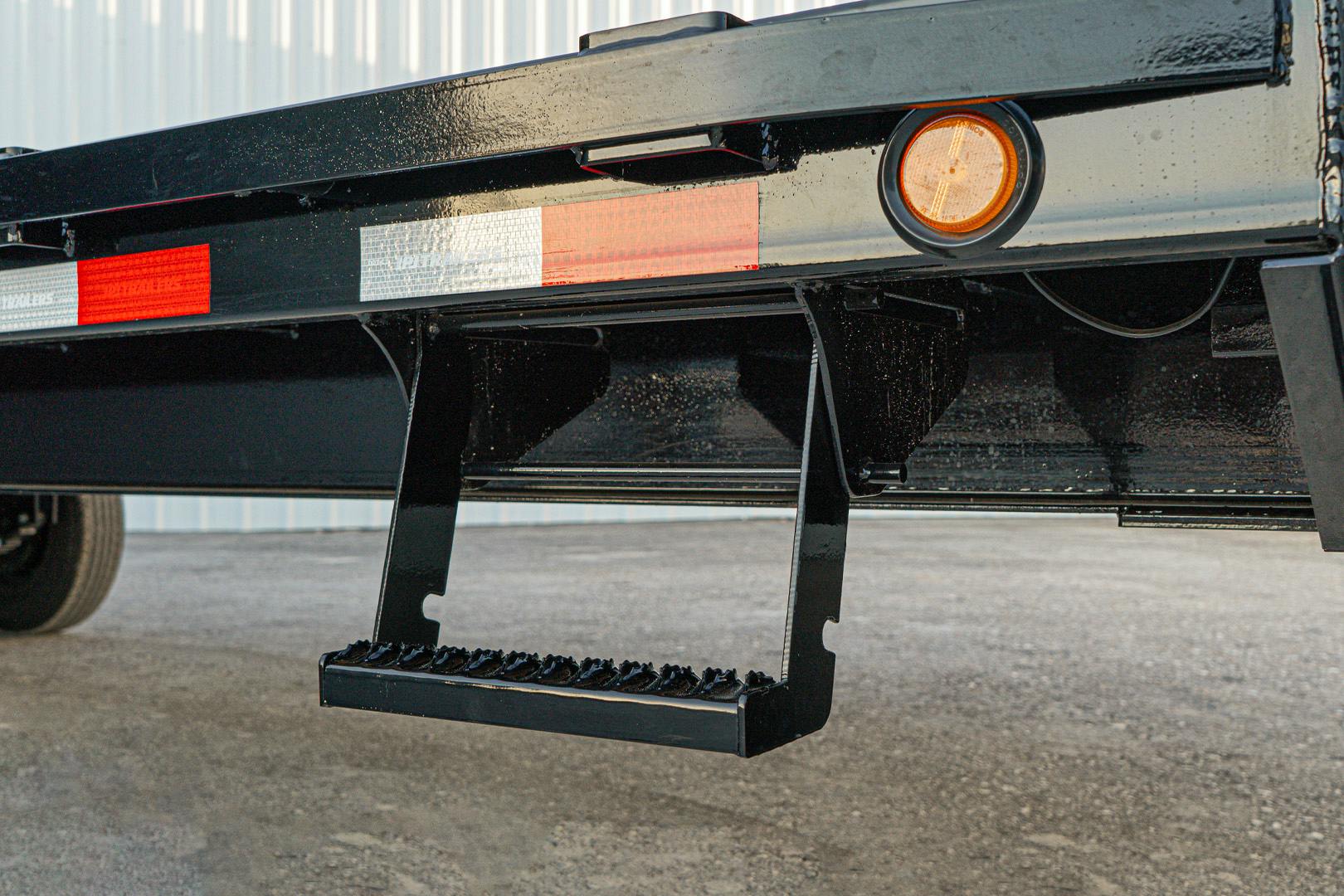 PJ Trailers 25'x102" Gooseneck Low Pro Flatbed Trailer w/ Singles (LS)