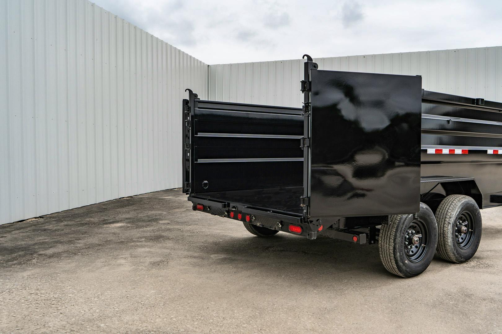 PJ Trailers 14'x83" 18k GN Low Pro Dump Trailer w/ 4' Sides (DX)