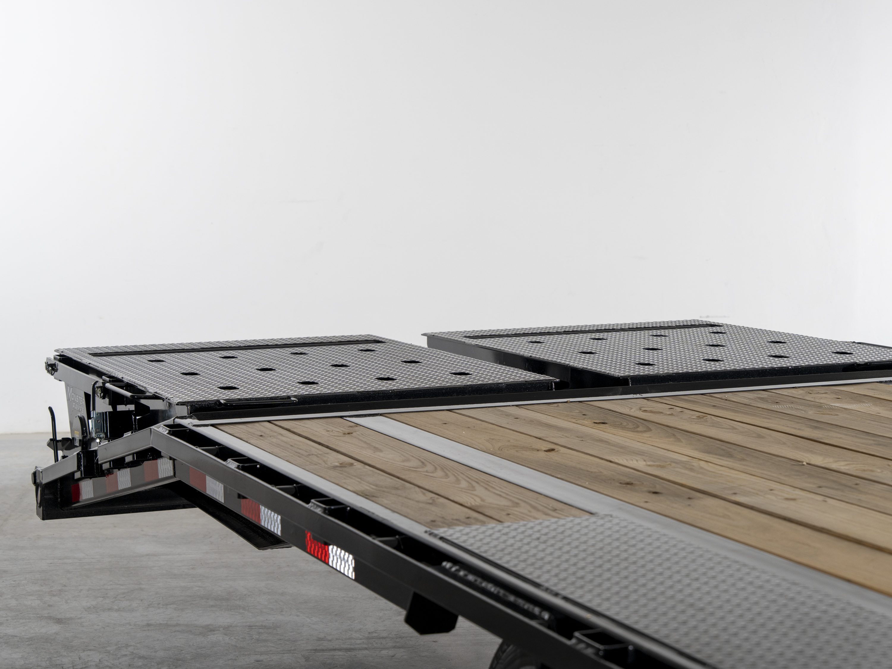 PJ Trailers 40'x102" 18k Gooseneck Flatbed Trailer w/ Singles (LX)