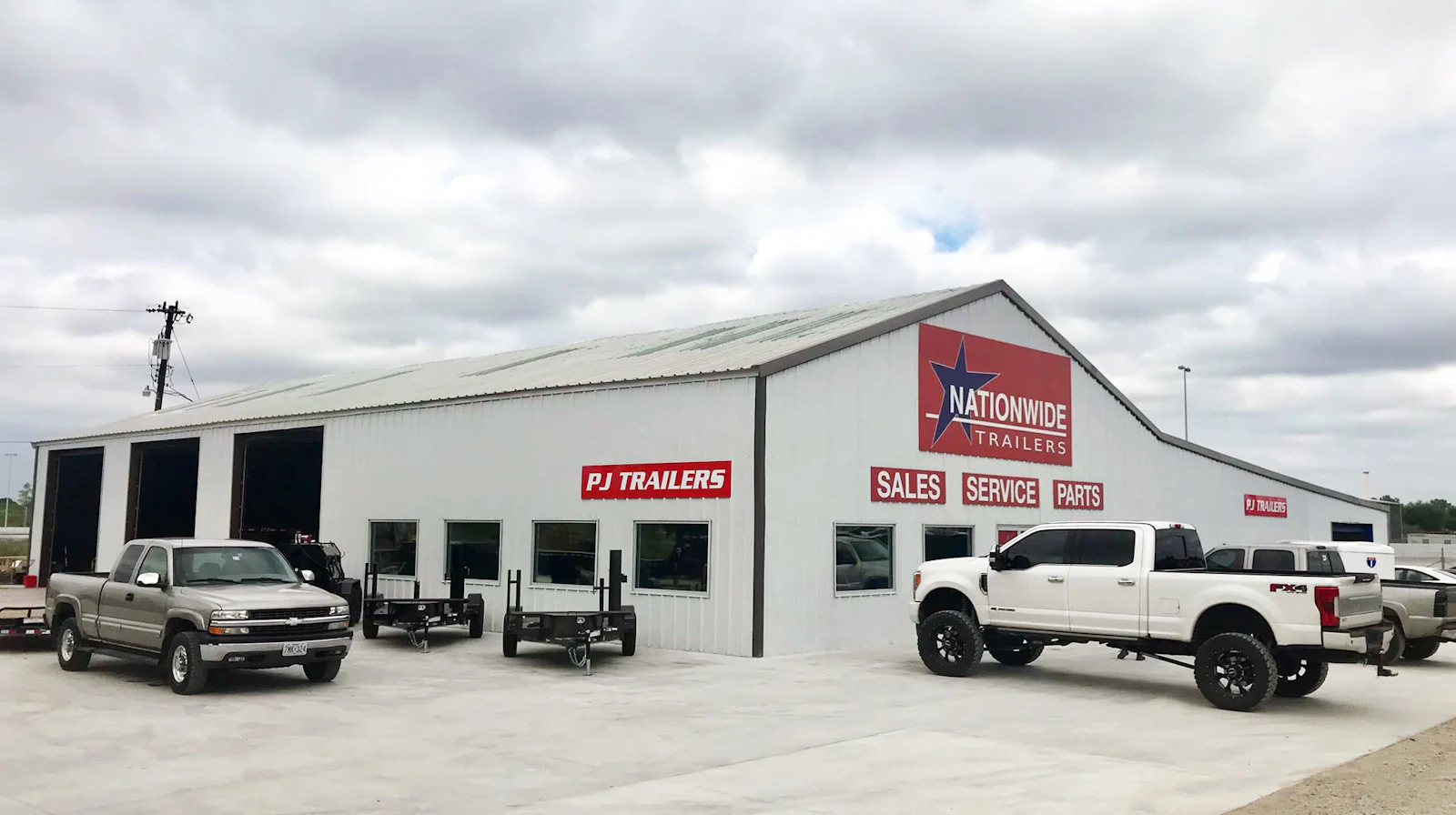 Trailer sales lot at Nationwide Trailers Tulsa
