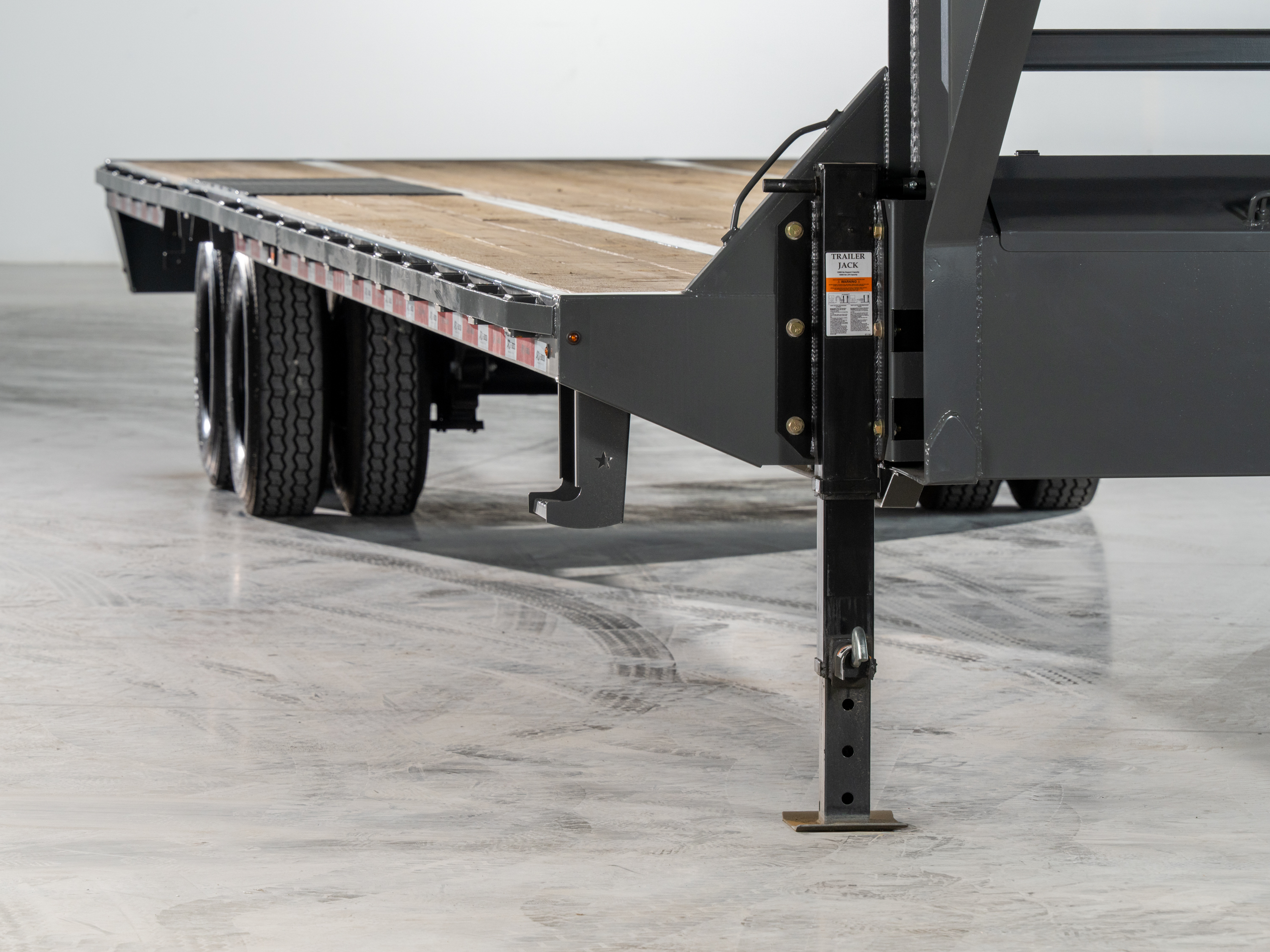 ARC Trailers ARC GDD 40' × 102" Gooseneck Flatbed Trailer with Duals