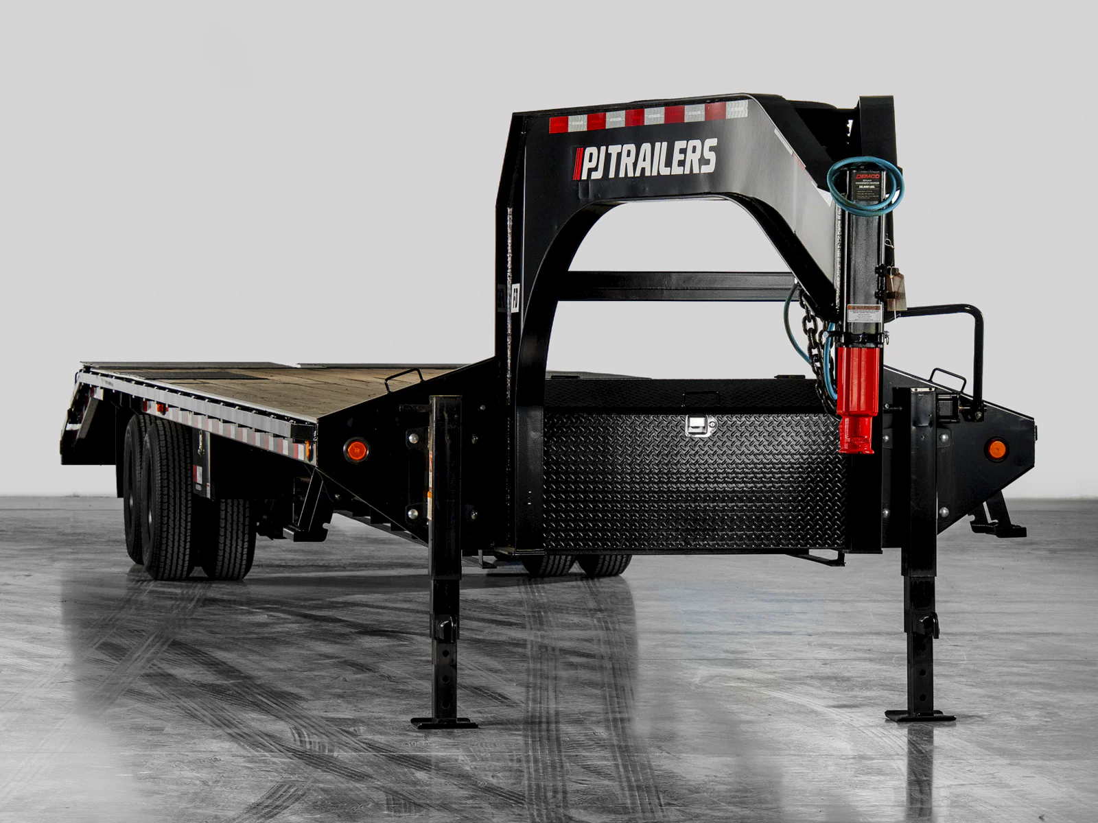 PJ Trailers Classic Flatdeck With Duals, studio view 1