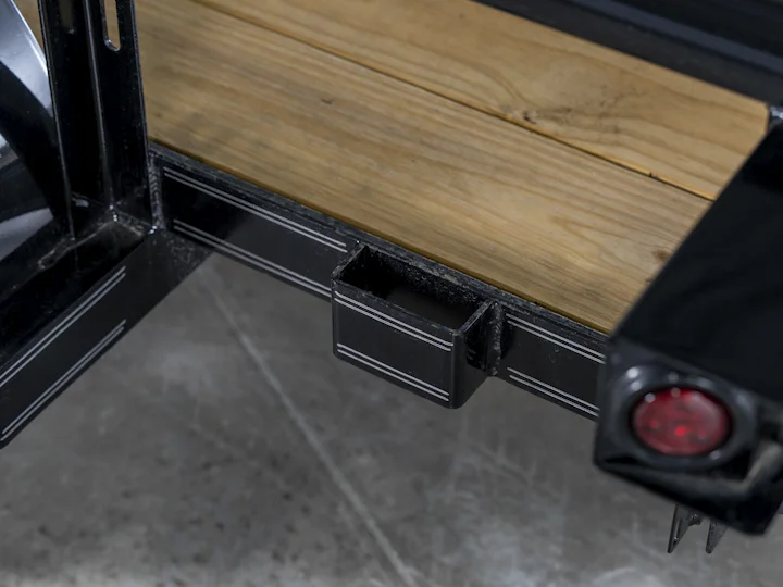 Texas Bragg 77 in Single Axle Pipe Top Utility, studio view 7
