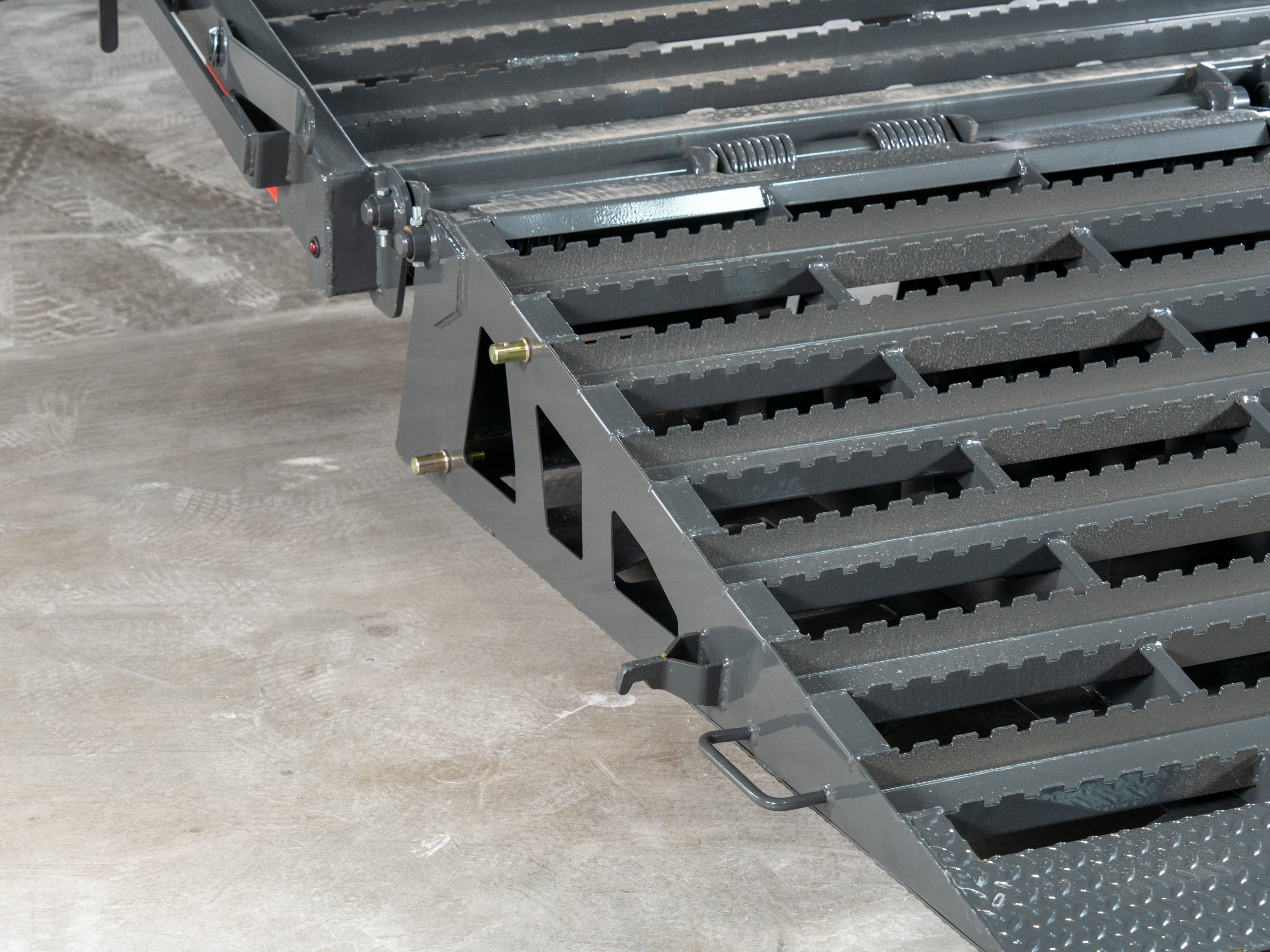 ARC Trailers ARC GDS 40' × 102" Gooseneck Flatbed Trailer