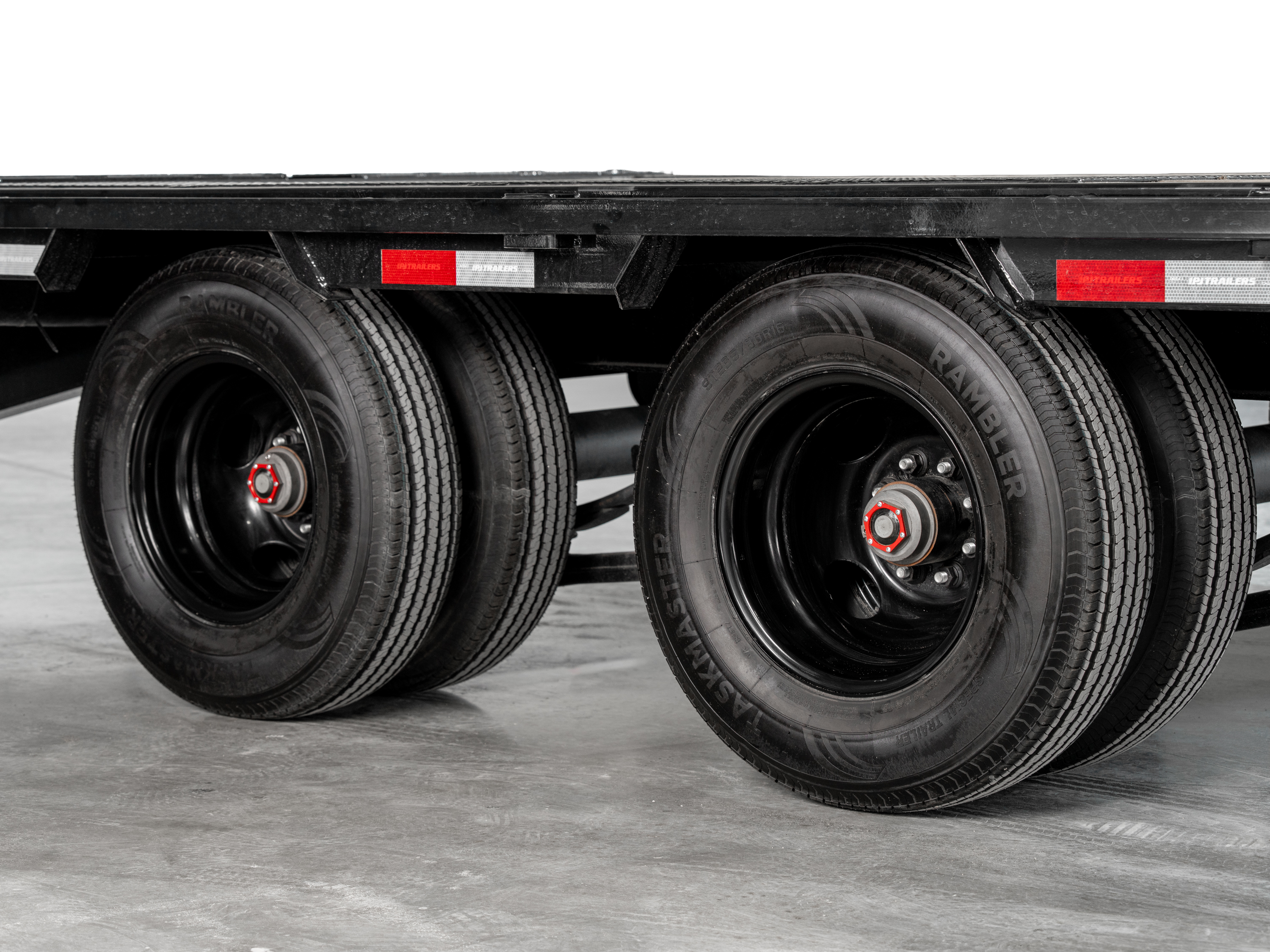 PJ Trailers 25'x102" Low Pro Pintle Flatbed Trailer w/ Duals (PL)