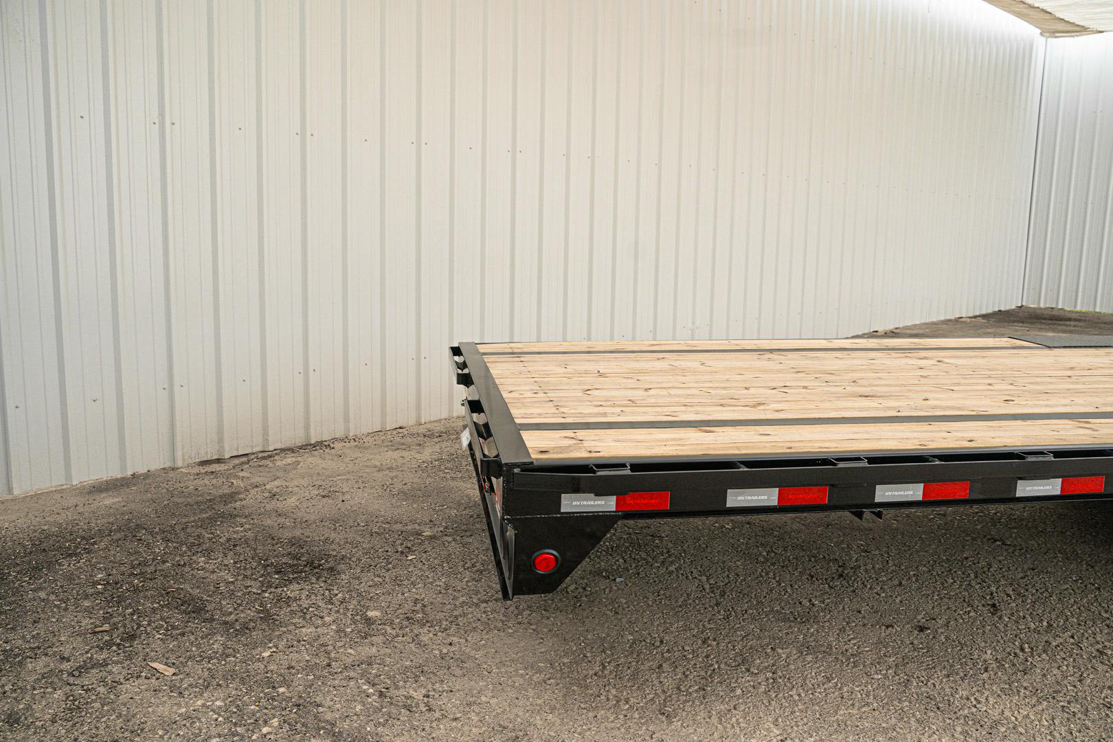 PJ Trailers 40'x102" 18k Gooseneck Flatbed Trailer w/ Singles (LX)