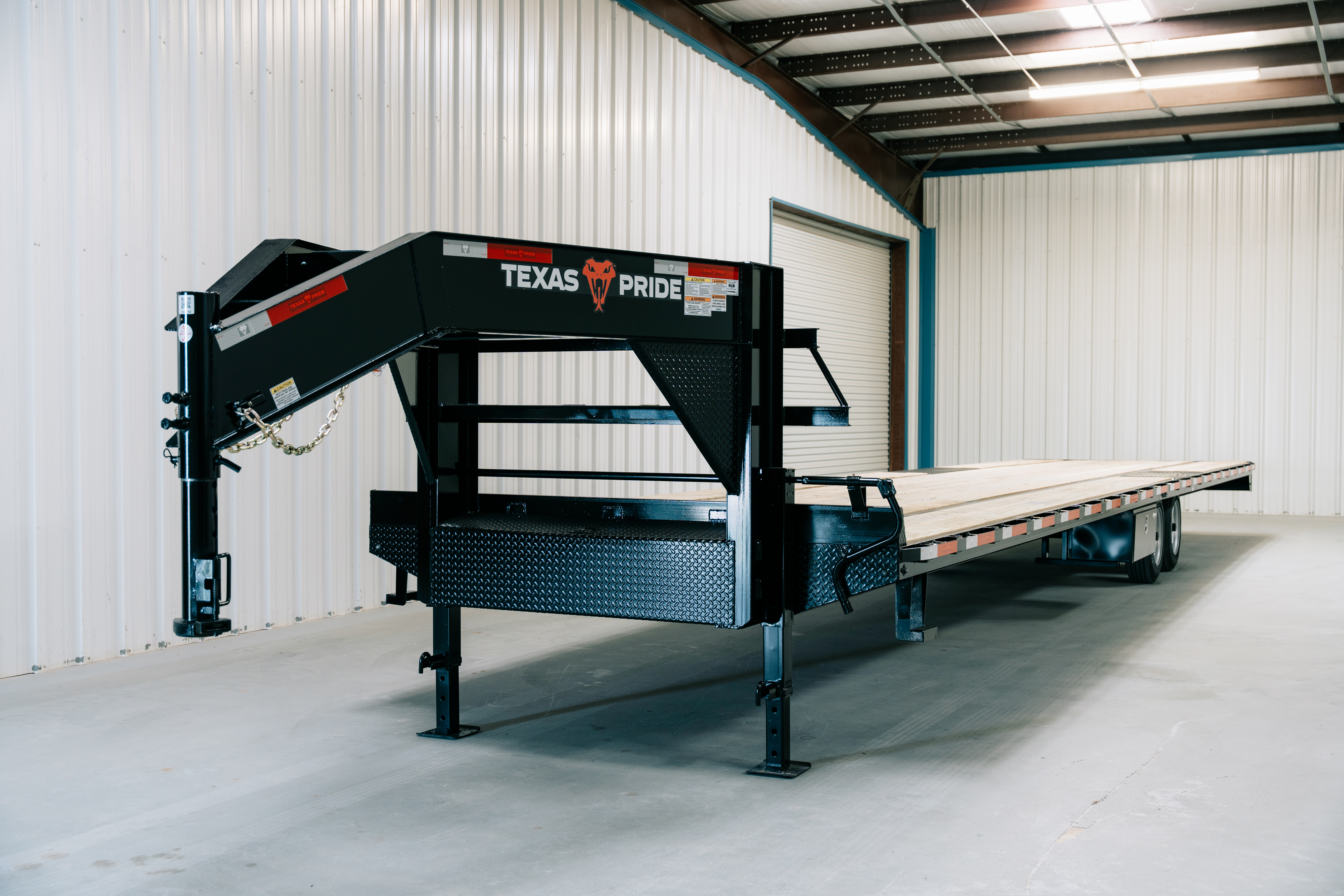 Texas Pride 40'x102" Gooseneck Lowboy Flatbed Trailer w/ Slide-In Ramps (GNLS)