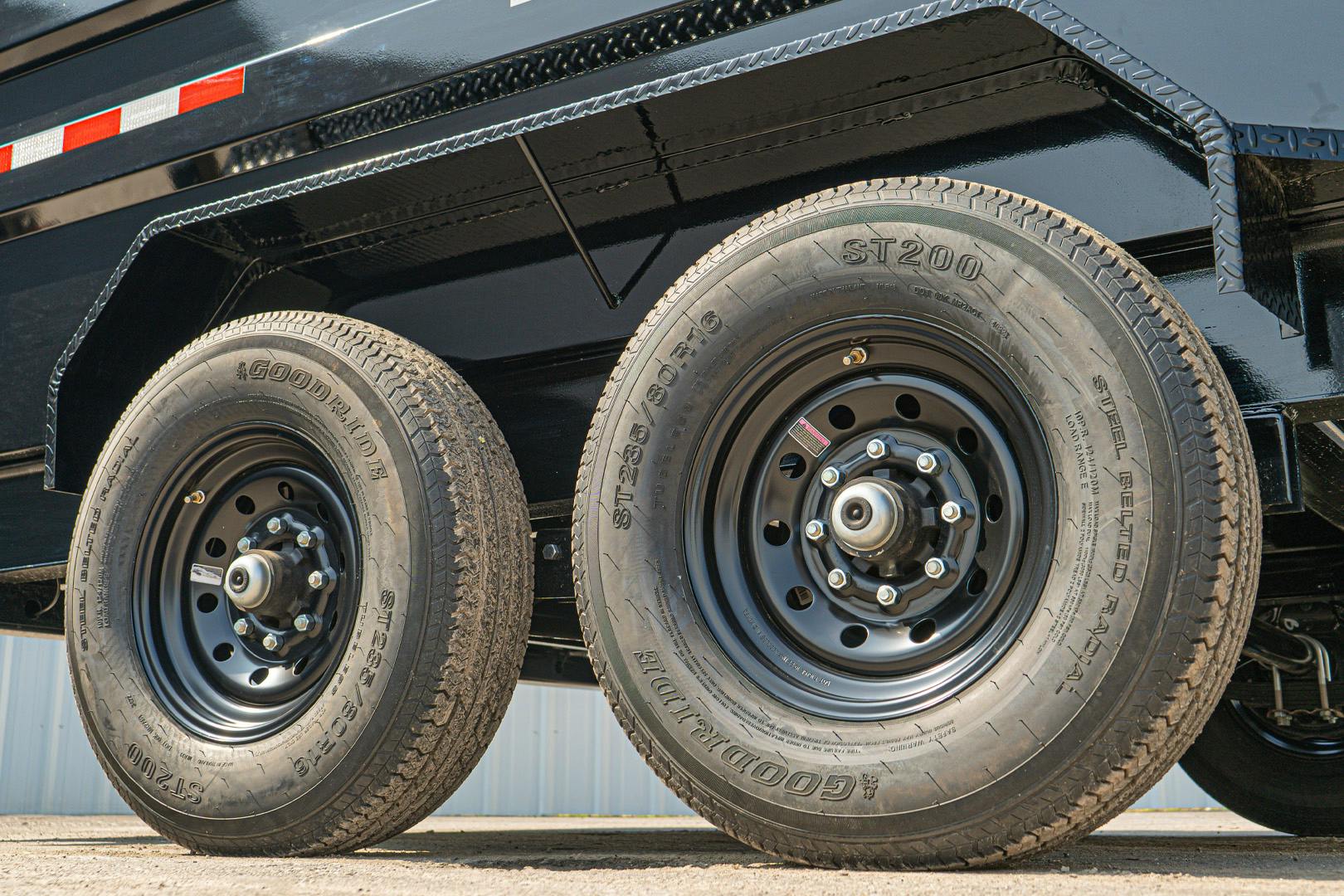 PJ Trailers 16'x83" Gooseneck Telescopic Dump Trailer w/ 4' Sides (DT)