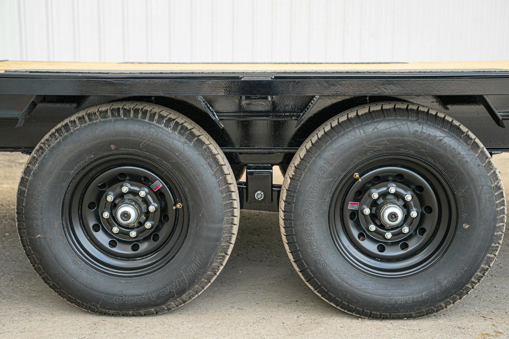 PJ Trailers 32'x102" Gooseneck Low Pro Flatbed Trailer w/ Singles (LS)