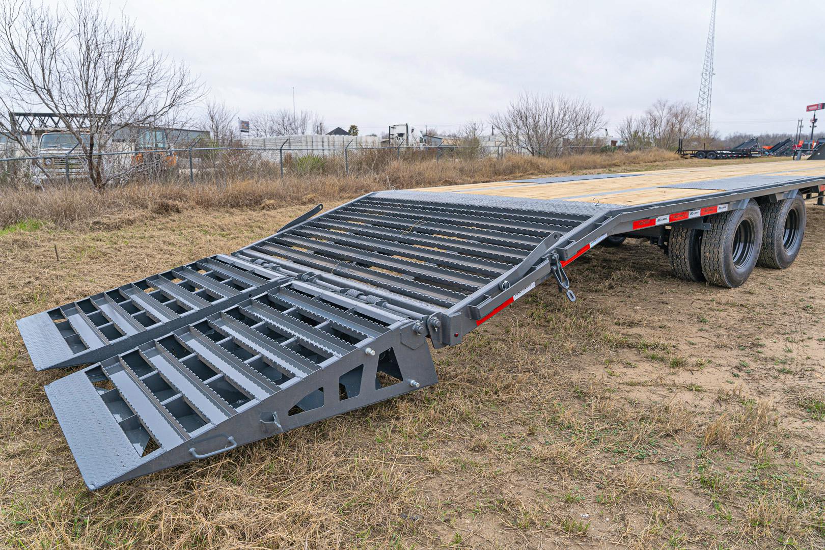 ARC Trailers ARC GDD 40' × 102" Gooseneck Flatbed Trailer with Duals