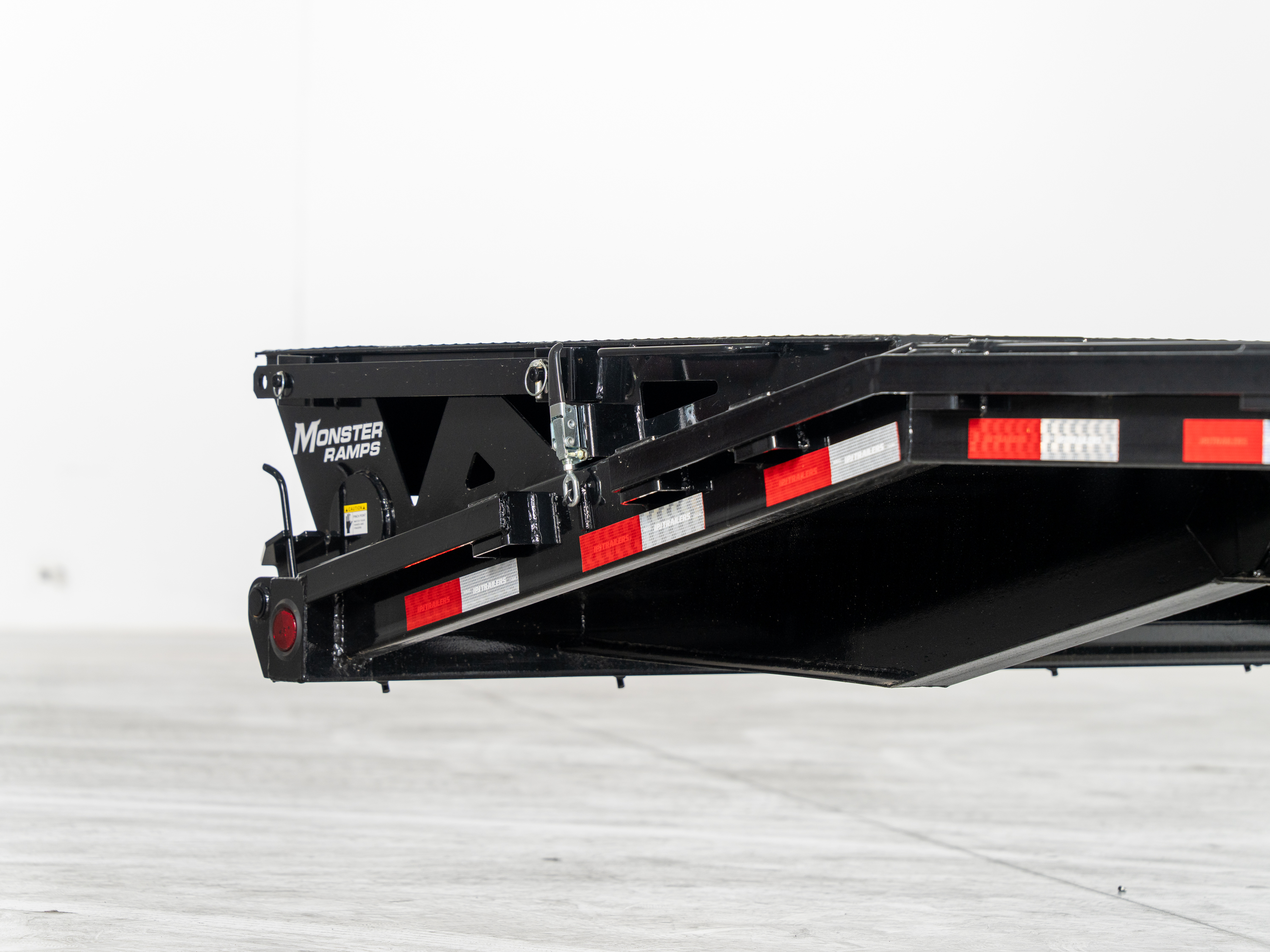 PJ Trailers 32'x102" Gooseneck Flatbed Quest Series (LQ)