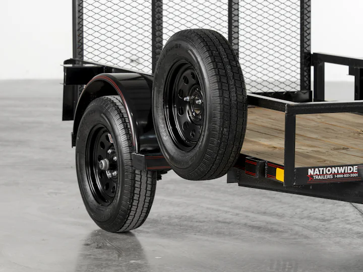 Texas Bragg 60 in Single Axle Pipe Top Utility, studio view 3