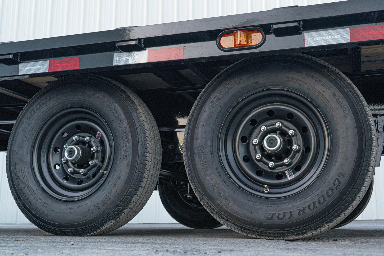 PJ Trailers 26'x102" Gooseneck Deckover Power Tilt Trailer (T8)