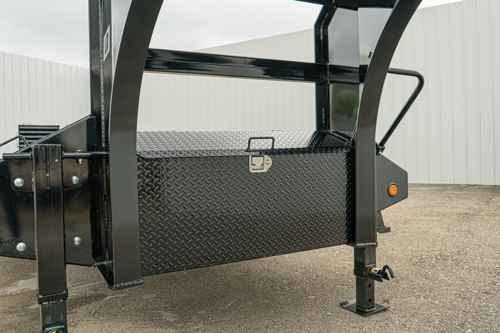 PJ Trailers 40'x102" Gooseneck Low Pro Flatbed Trailer w/ Duals (LD)