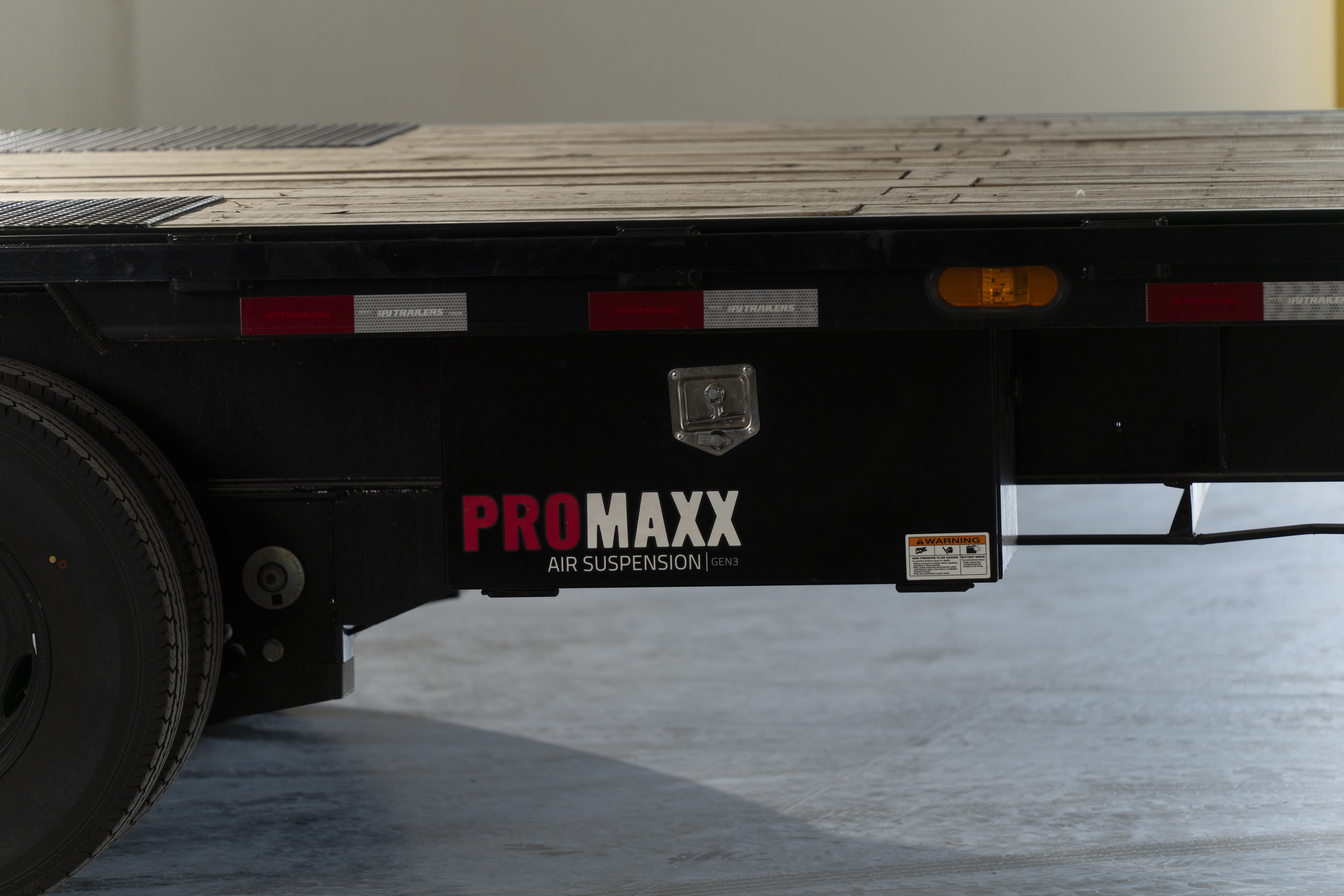 PJ Trailers 40'x102" Flatbed Trailer w/ Duals & Air-ride (FD)