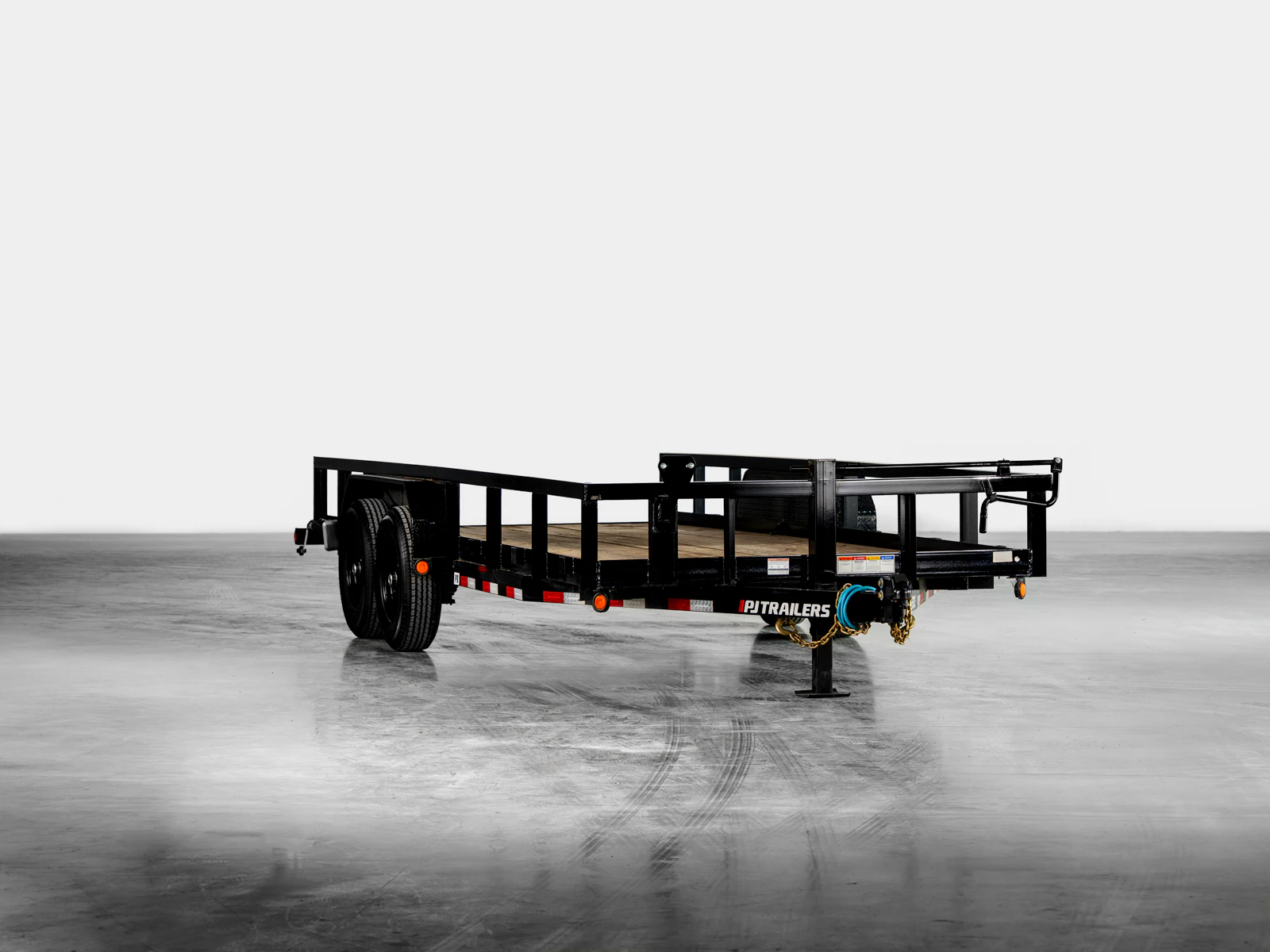 PJ Trailers 14K Angle Pipetop Trailer, studio view 1 PJ Trailers 14K Angle Pipetop Trailer, studio view 1