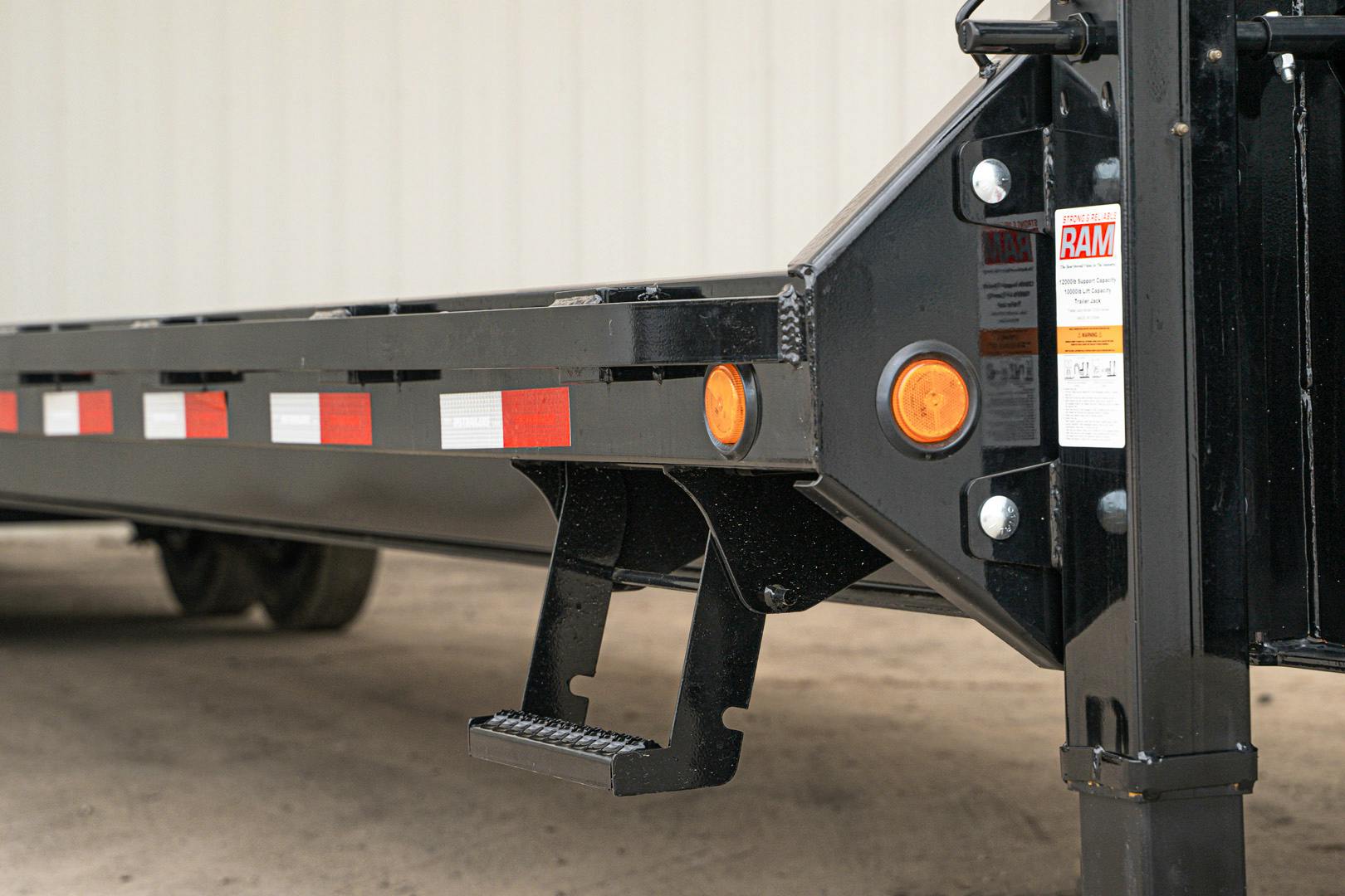 PJ Trailers 40'x102" 18k Gooseneck Flatbed Trailer w/ Singles (LX)