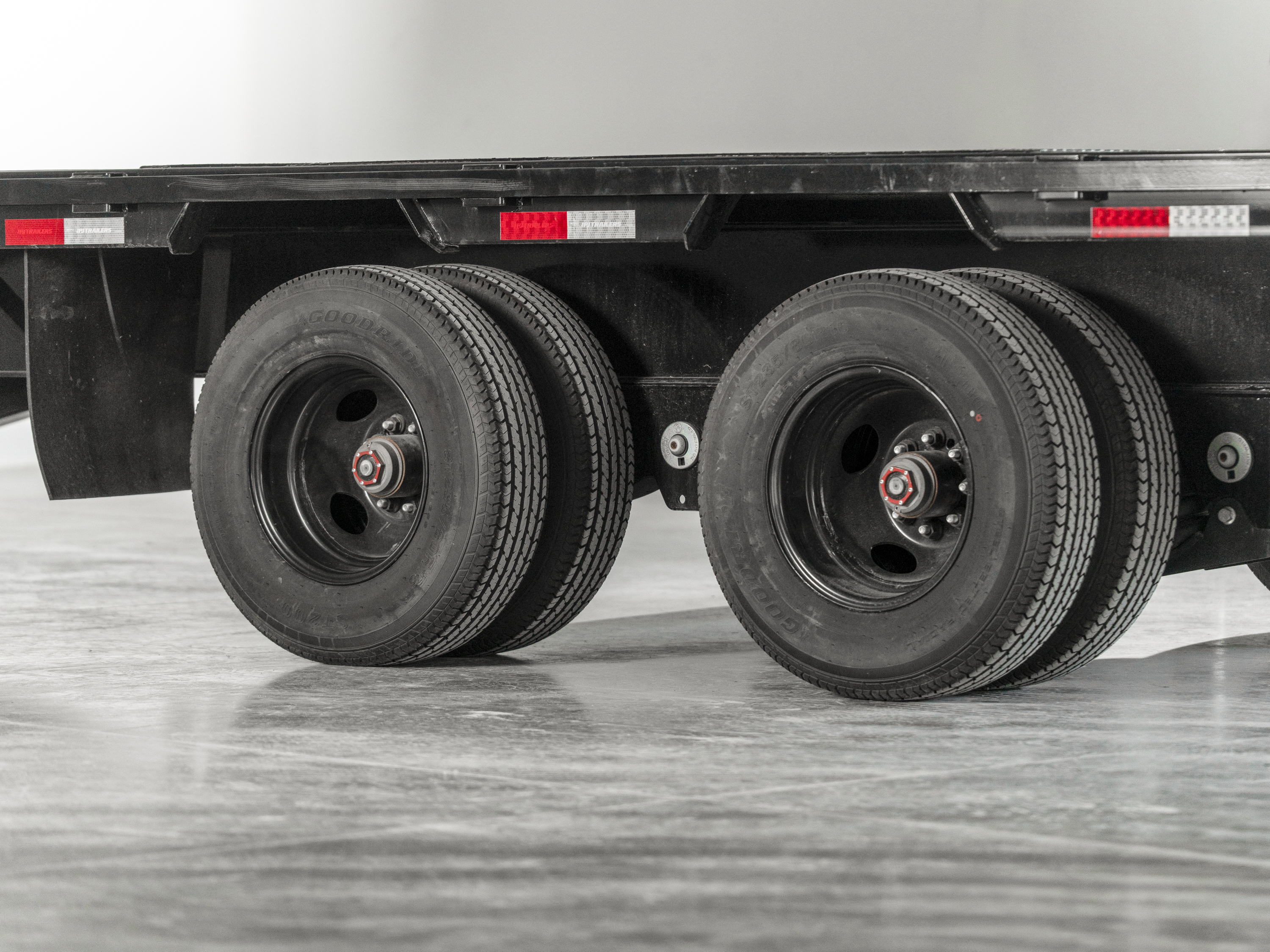 PJ Trailers 40'x102" Flatbed Trailer w/ Duals & Air-ride (FD)