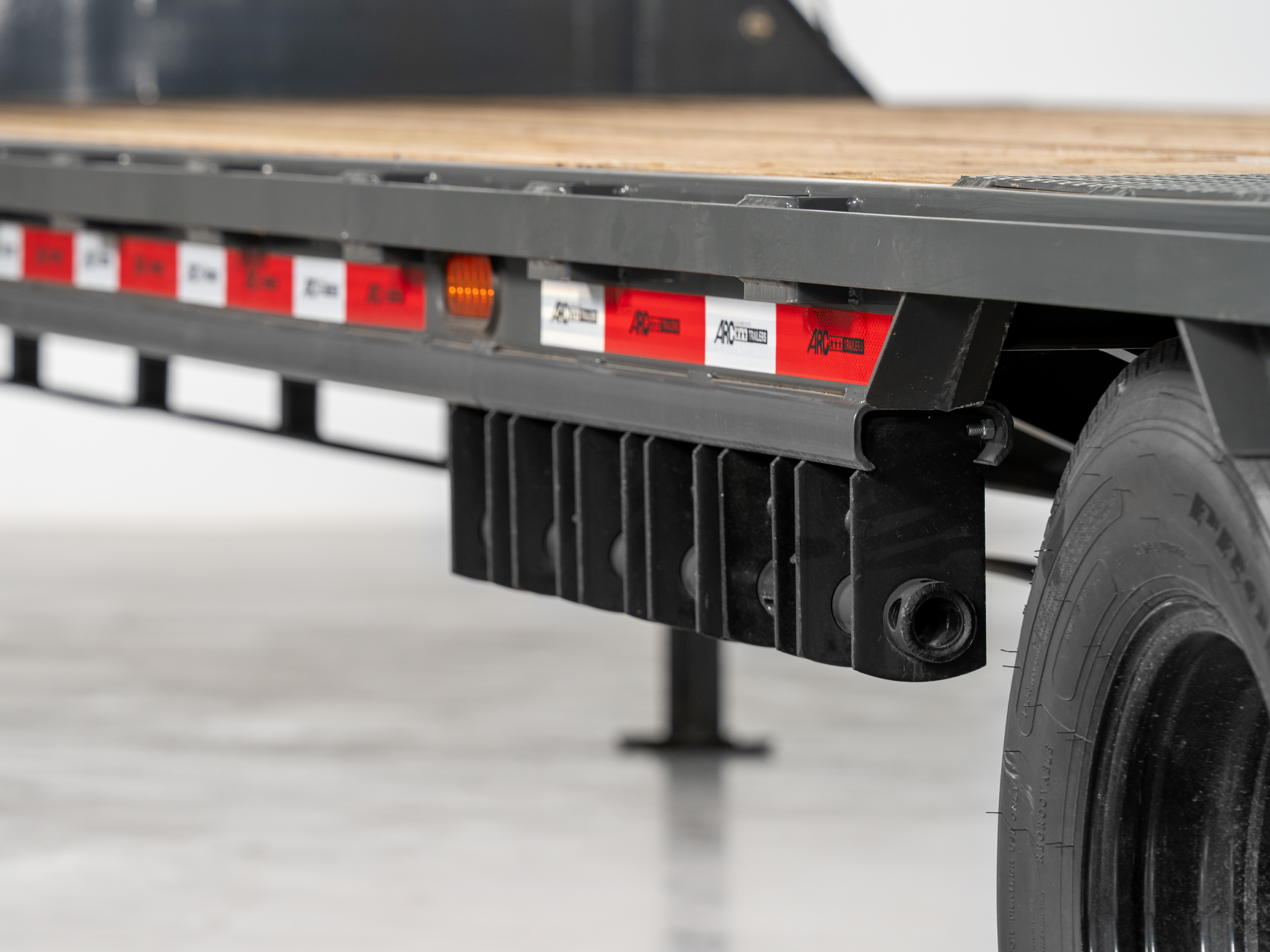 ARC Trailers ARC GDD 40' × 102" Gooseneck Flatbed Trailer with Duals